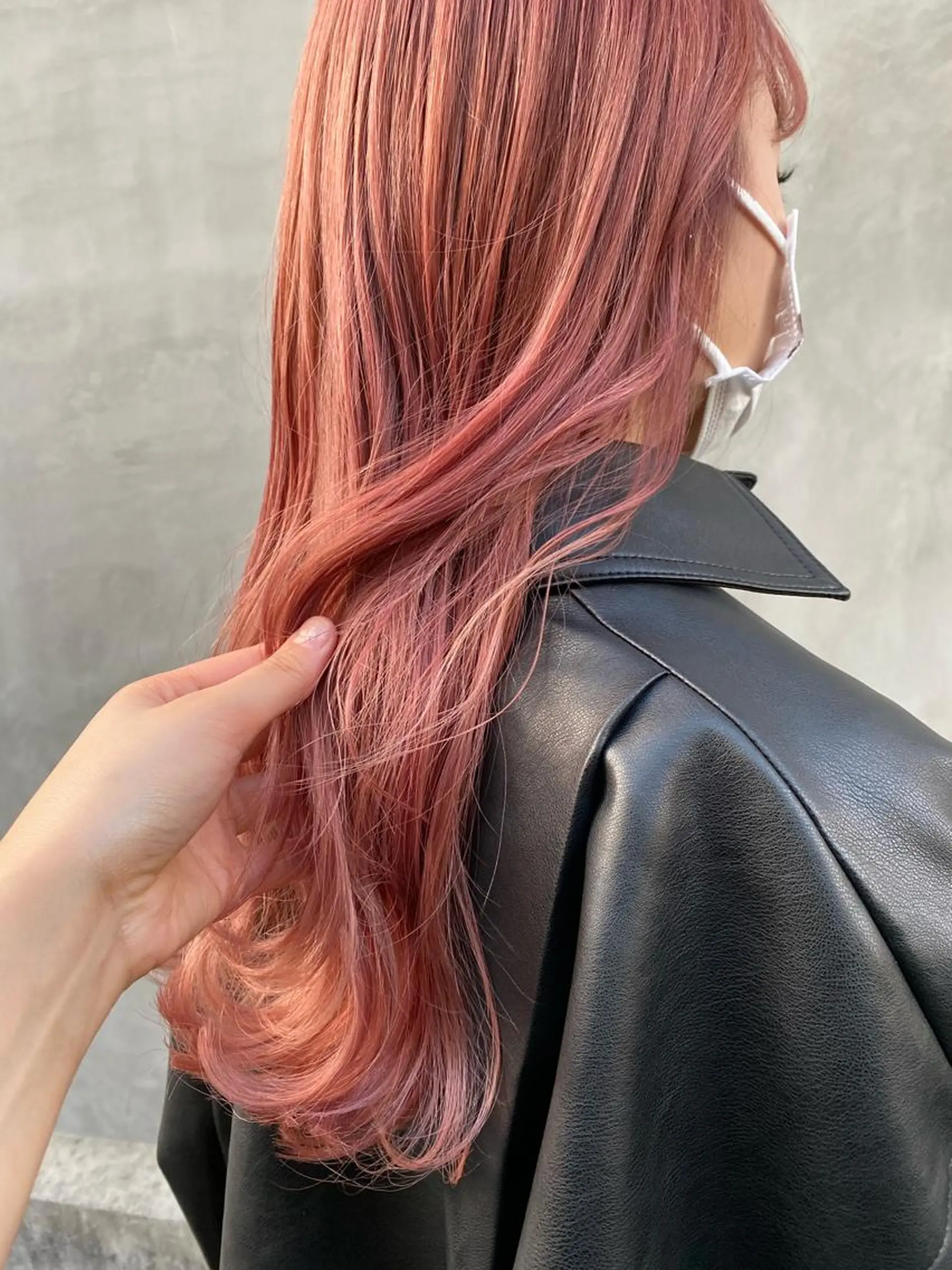 ロング カラー パーマ ヘアアレンジ キッズ ネイル マツエク・マツパ ベージュカラー ブリーチ ピンクカラー ピンクベージュ カラーマツエク インナーカラー/ KANAのヘアスタイル