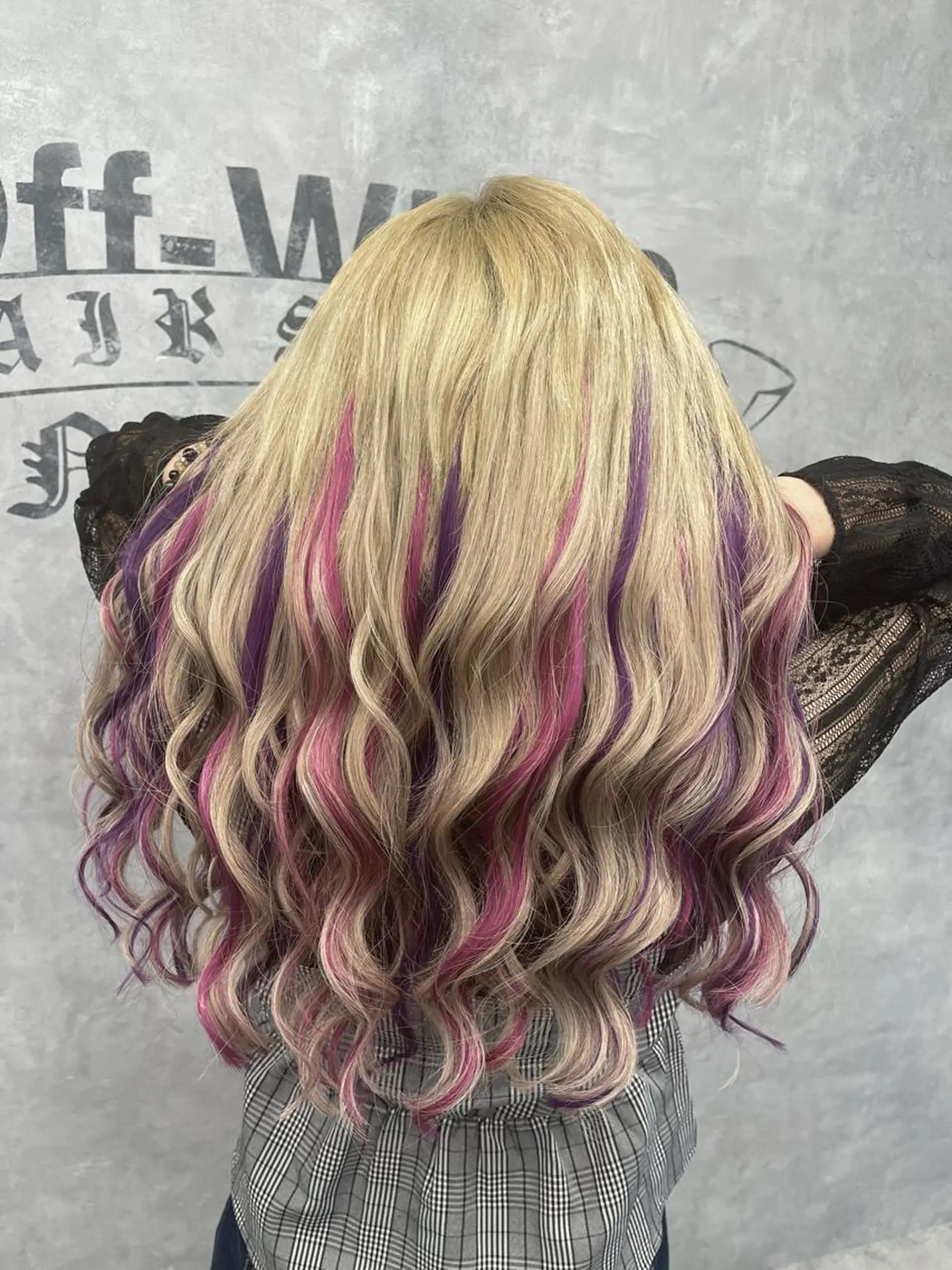 ロング カラー ブリーチ ブロンド ケアブリーチ ハイトーンカラー エクステ カット ヘアカラー トリートメント オフホワイトアンドなんば所属・福西 洋斗のヘアスタイル