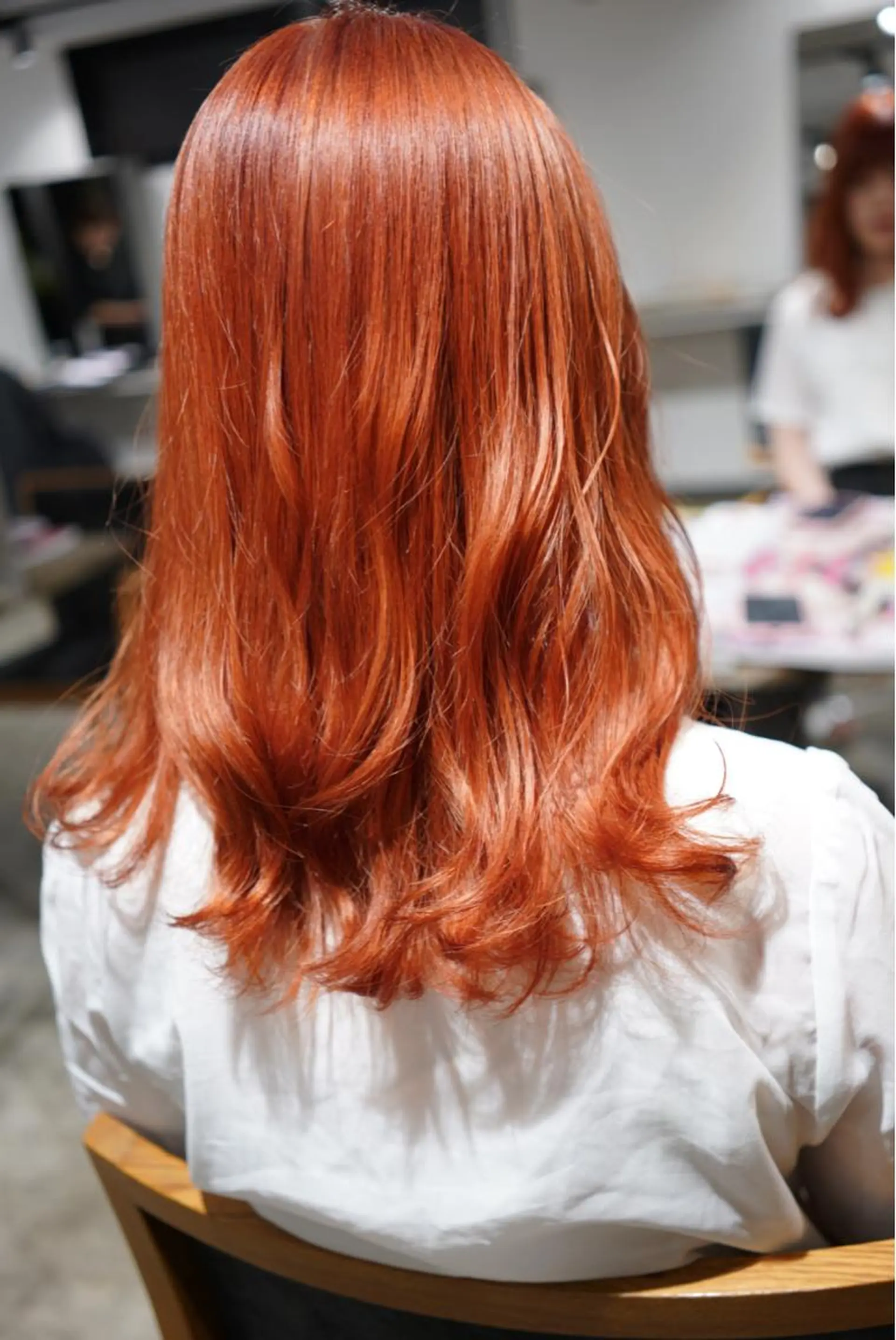 セミロング カラー ハイトーンカラー ハイトーンオレンジ オレンジ ヘアカラー トリートメント ハイトーン/レイヤー /ケアブリーチ石川治のヘアスタイル