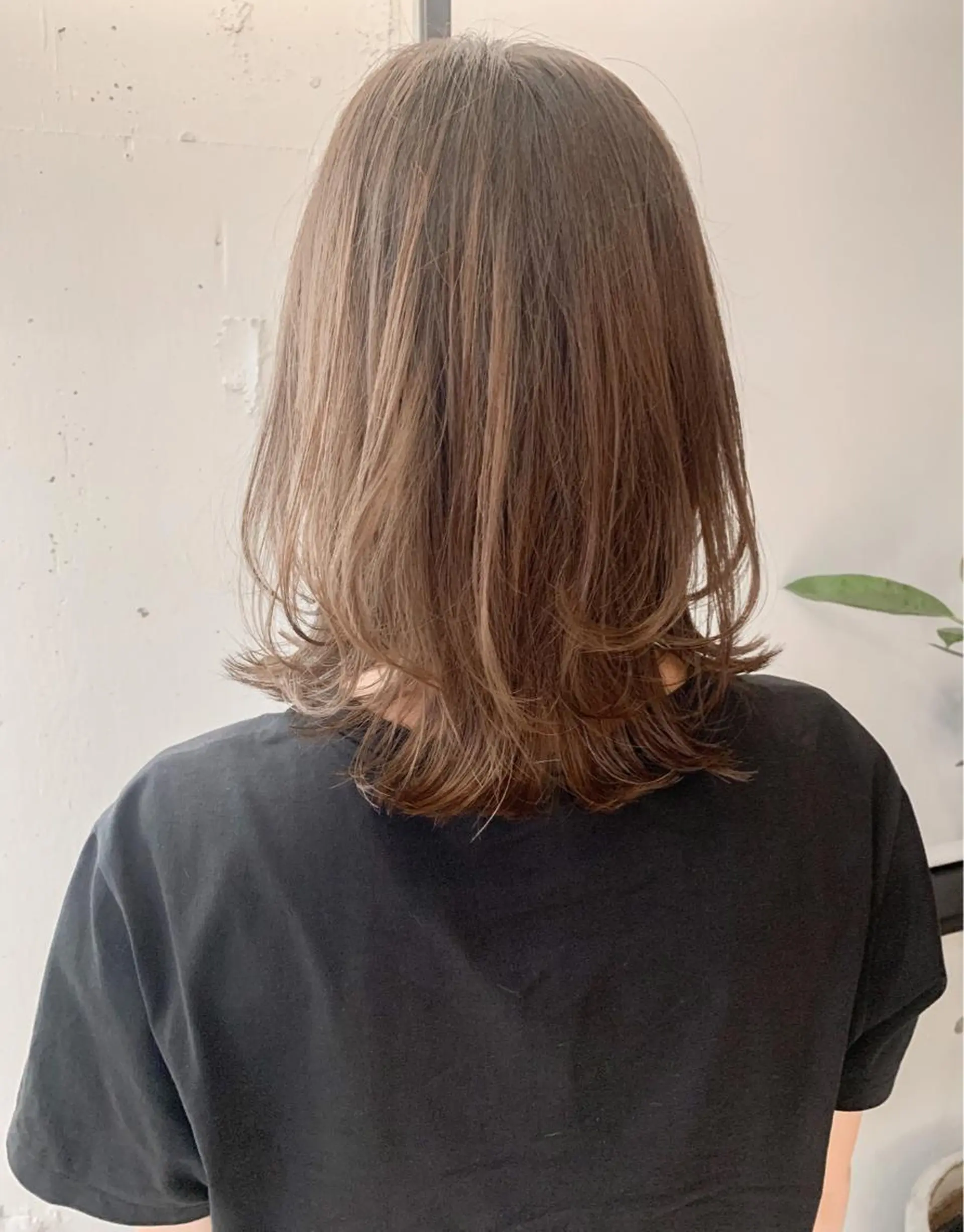 セミロング カラー ヘアアレンジ くびれヘア yuka .のヘアスタイル