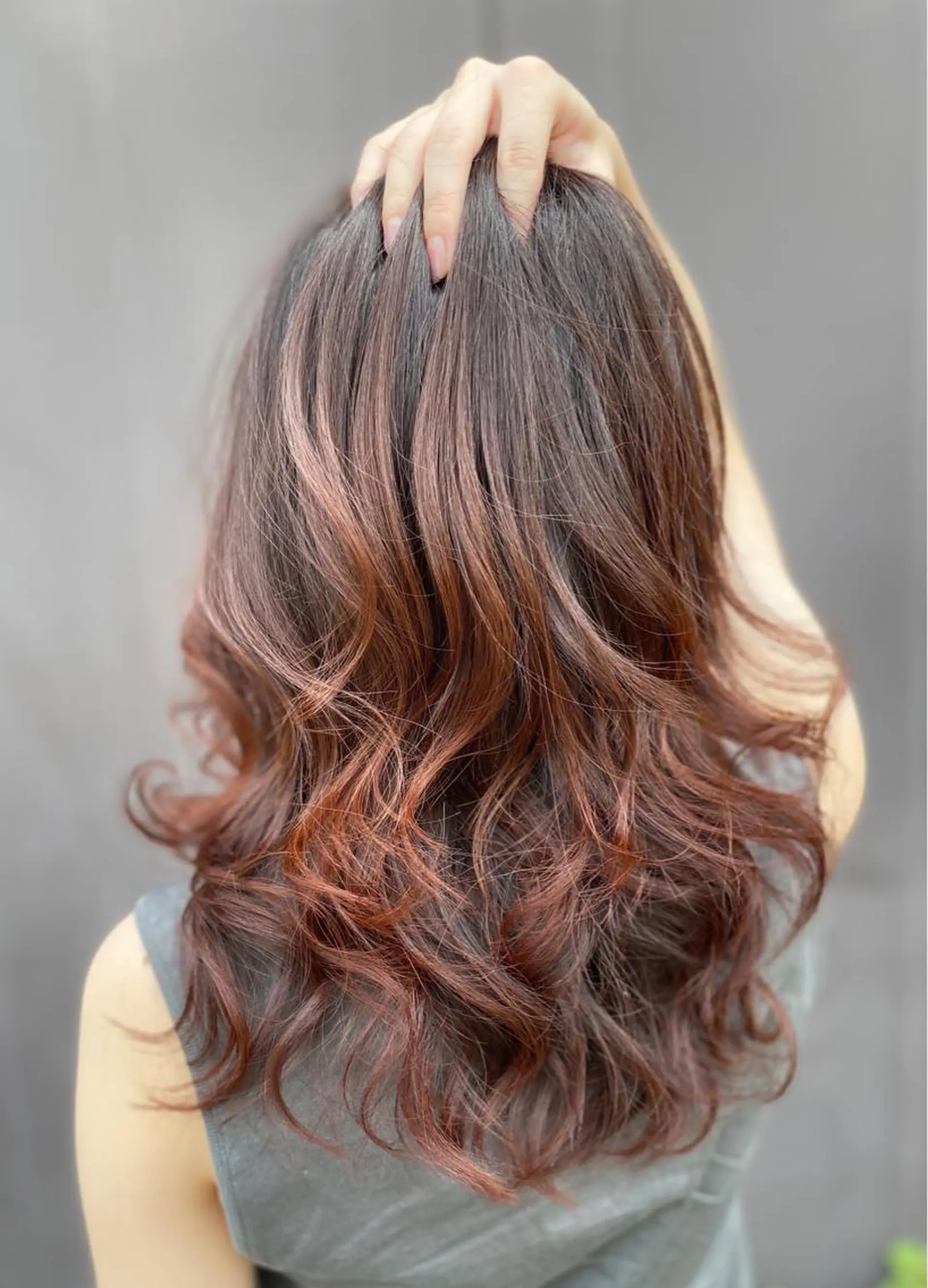 ロング カラー 山西 真琴のヘアスタイル