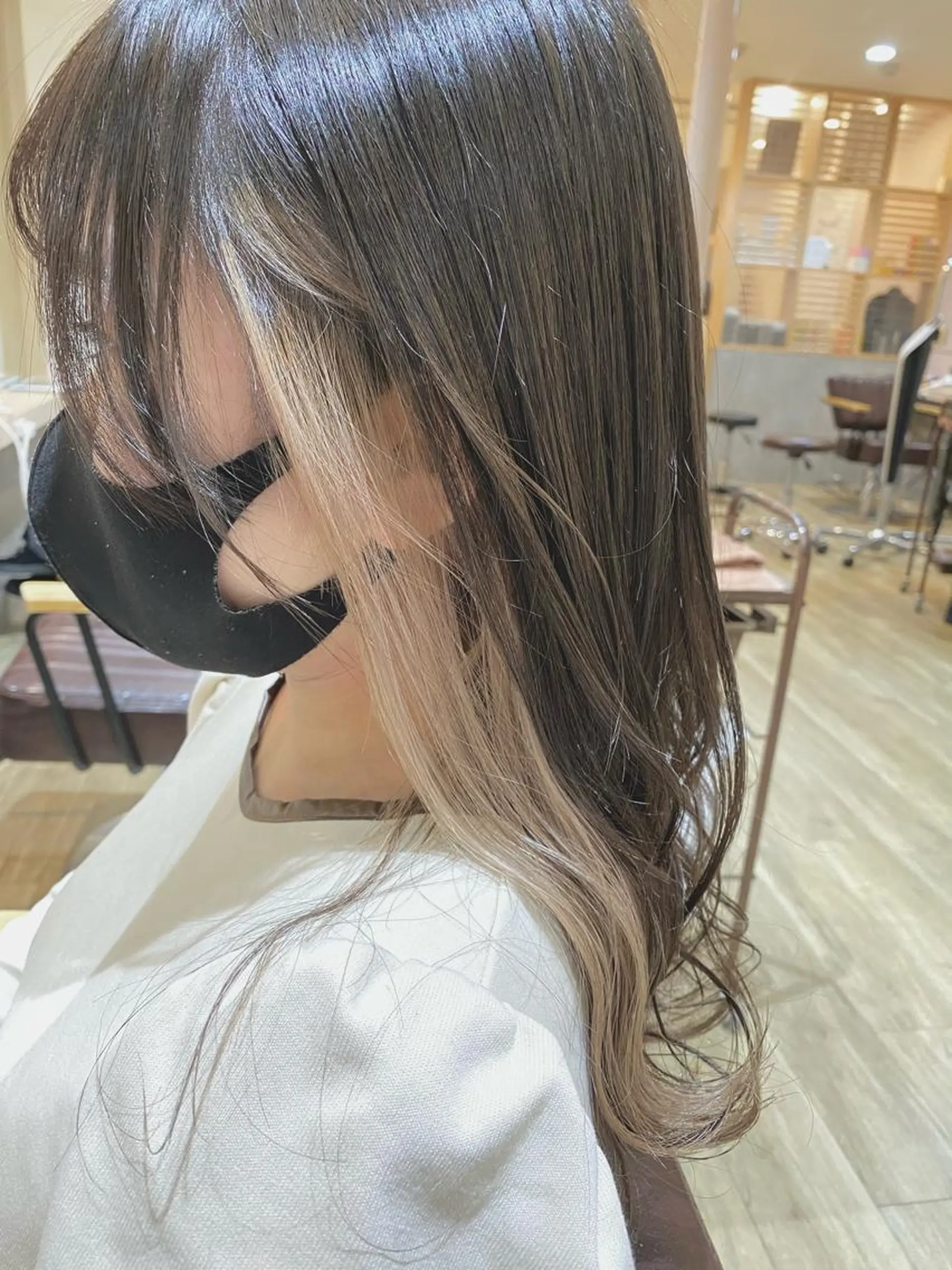 セミロング カラー ベージュカラー ブリーチ ミルクティーベージュ オレンジ ホワイトベージュ カット ヘアカラー トリートメント マンツーマン/透明感 foi hairのヘアスタイル