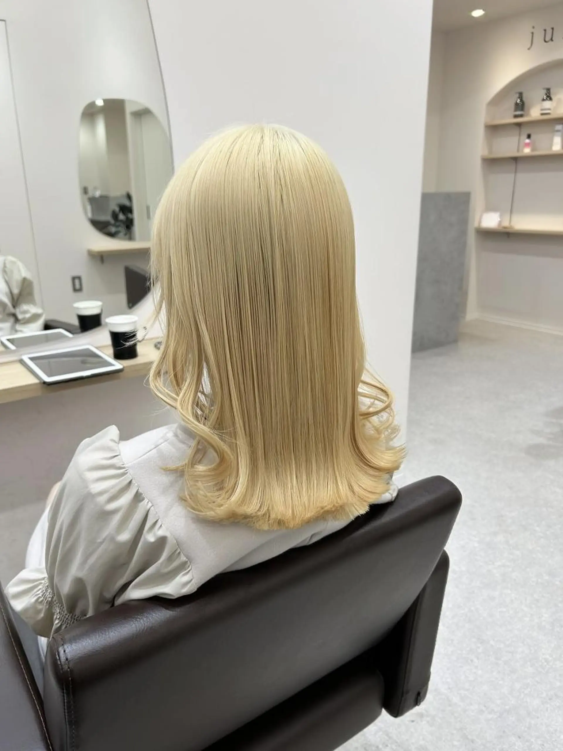 セミロング カラー ✨【公式】 juhl.横浜✨のヘアスタイル