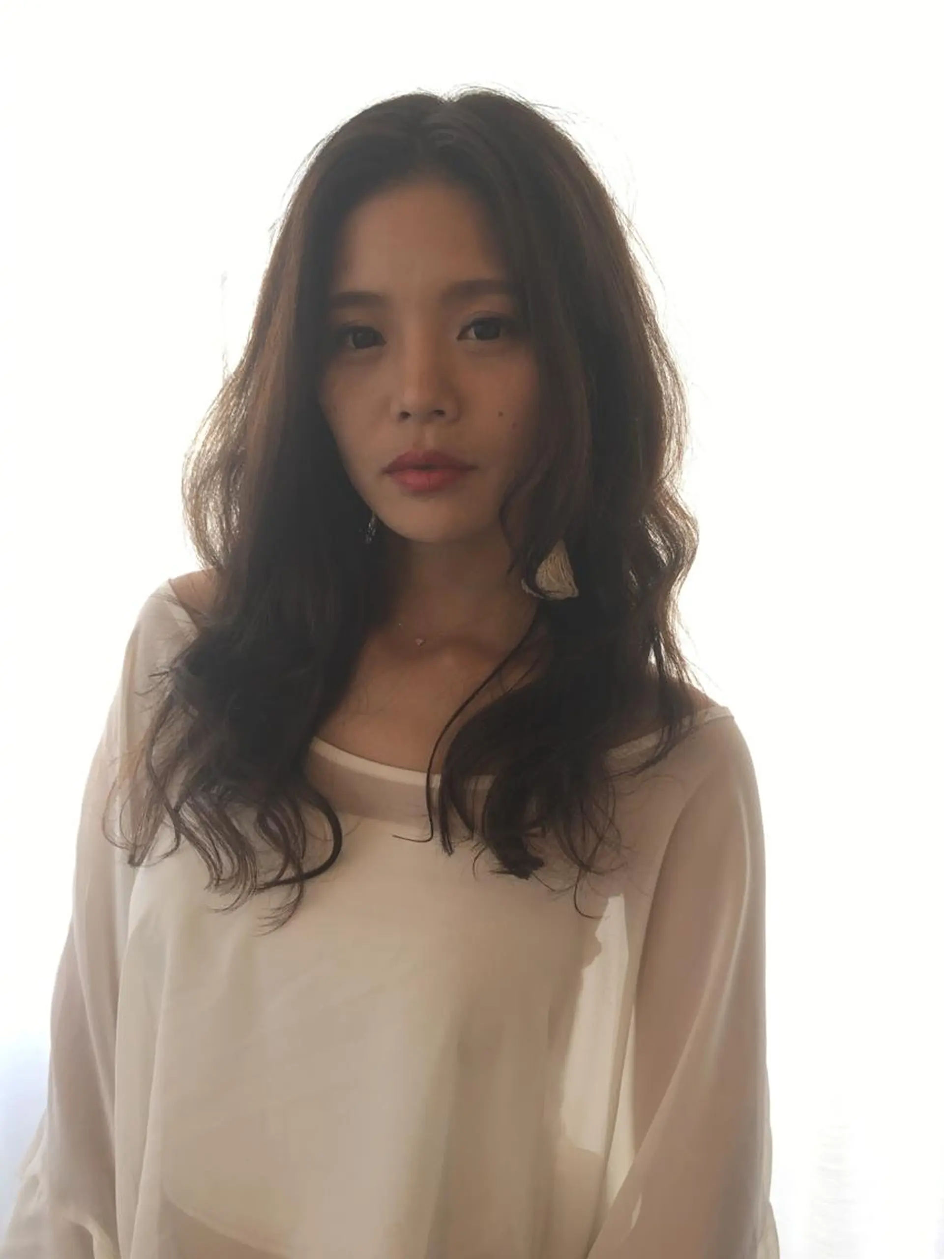 セミロング パーマ 林 梓のヘアスタイル