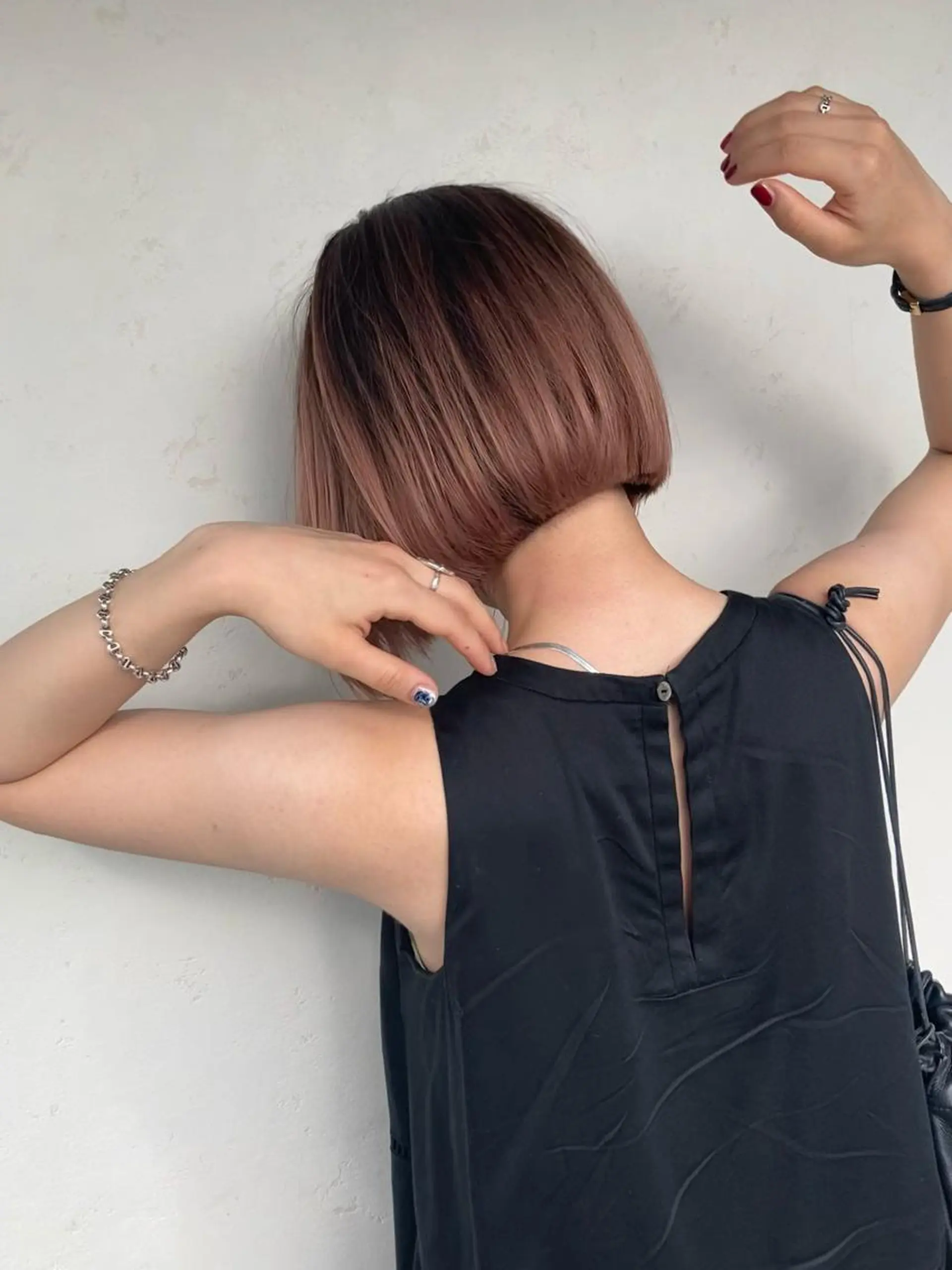 ショート カラー 前下がりボブ アッシュ ベージュカラー 透明感カラー ハイライトカラー ➖石江 雷蔵➖のヘアスタイル