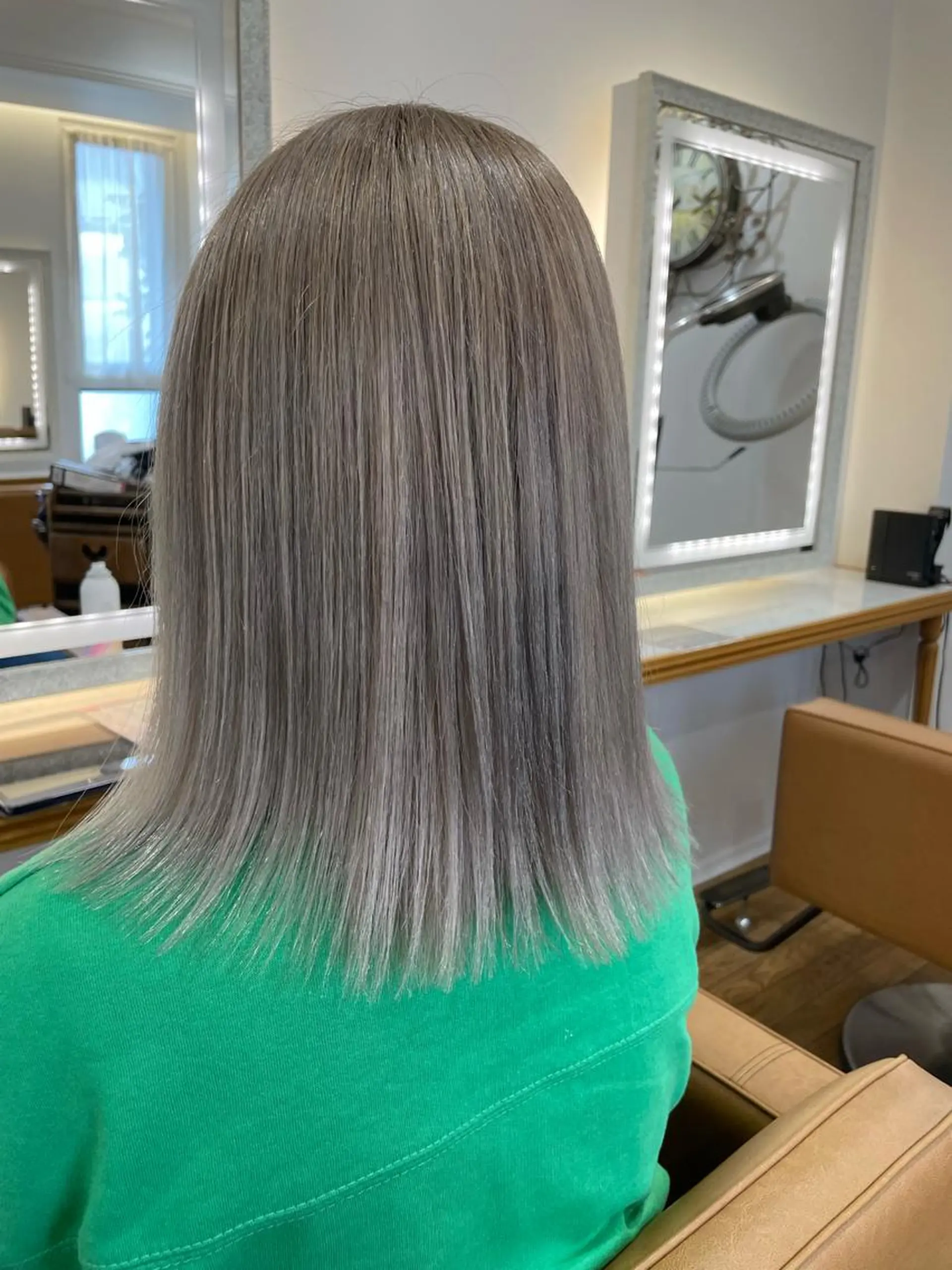 セミロング ヘアカラー トリートメント ブリーチ毛矯正.髪質 改善.髪にドラマをのヘアスタイル