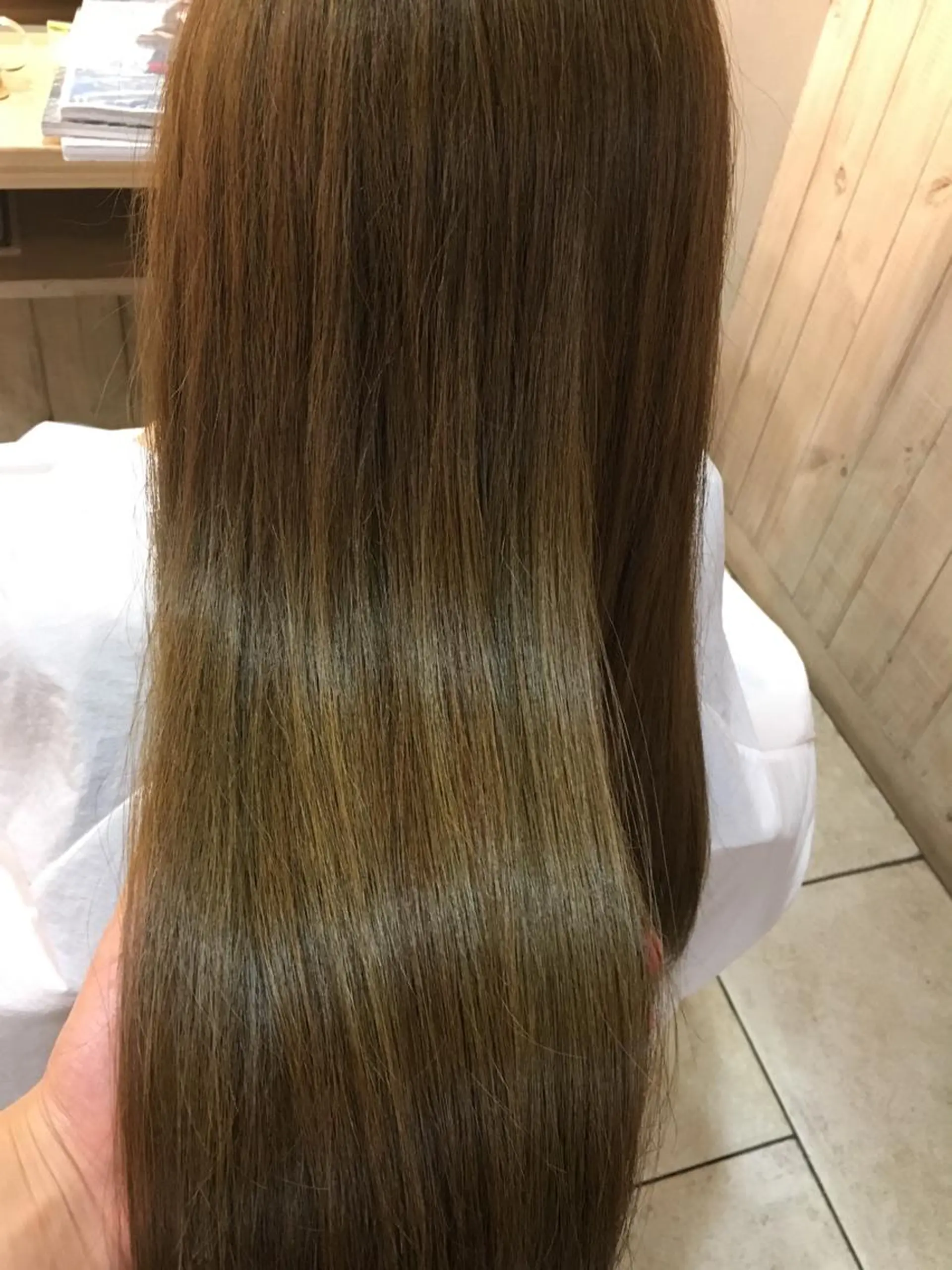 ロング カラー ヘアアレンジ ベージュカラー 井上 日菜乃のヘアスタイル