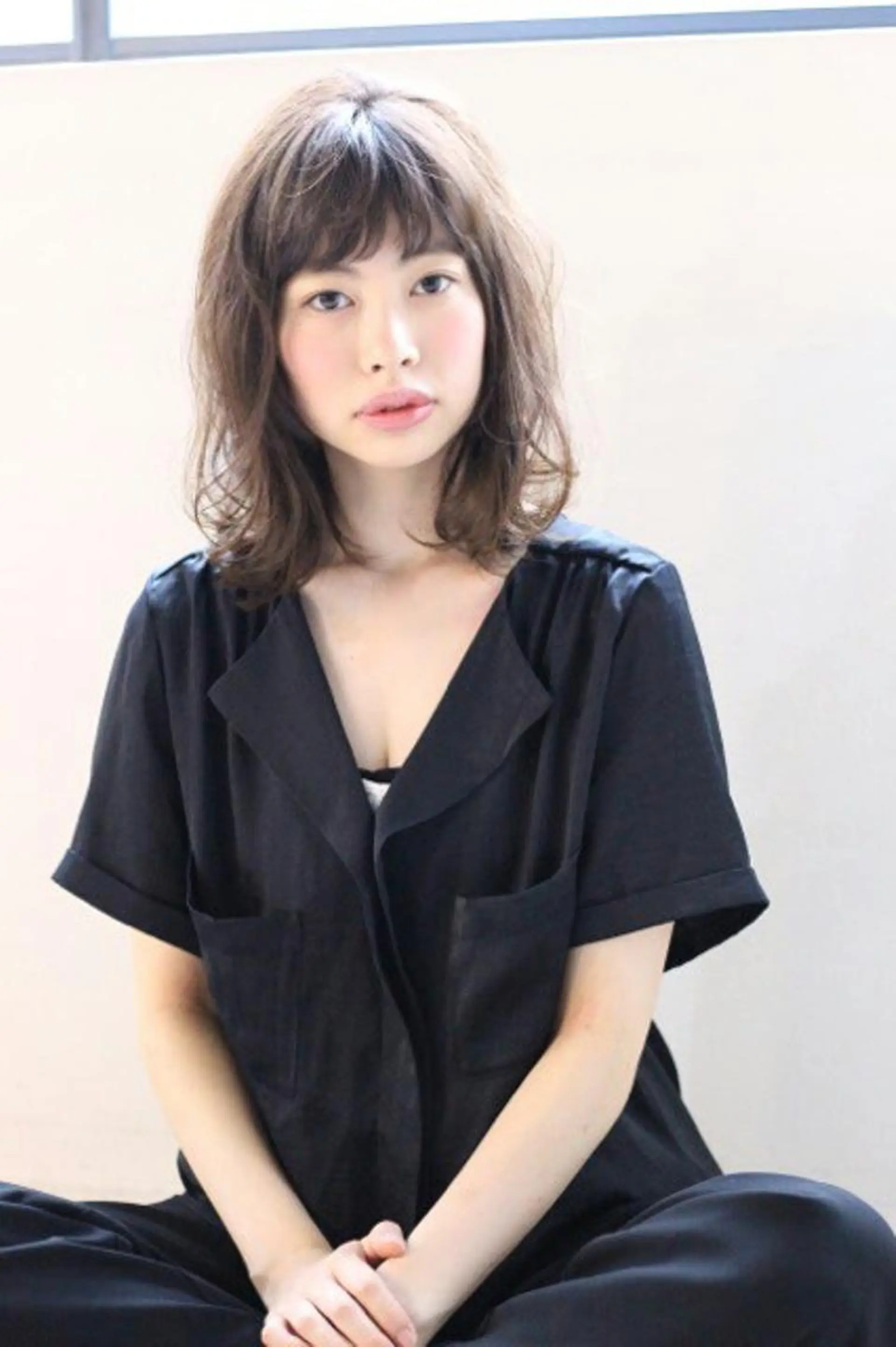 ミディアム セミロング 鎌倉 彩のヘアスタイル