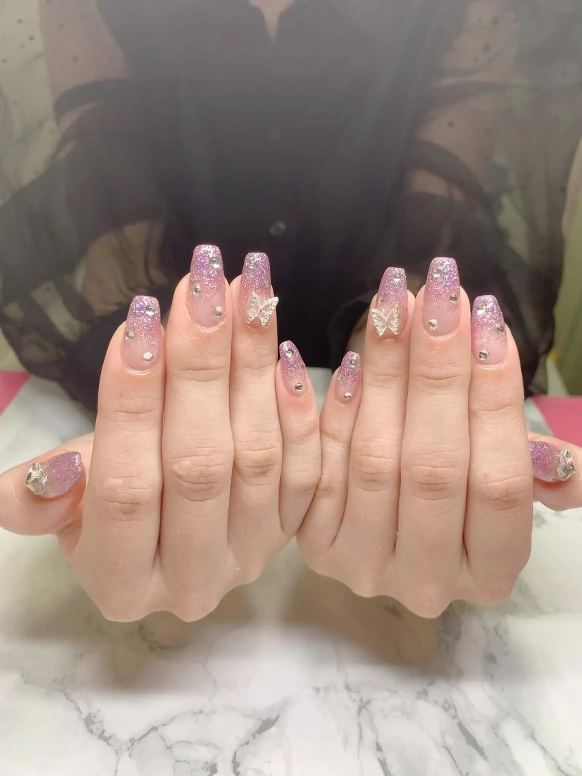 ネイル はな💎ネイル ワンホン、長さ出しのネイルデザイン