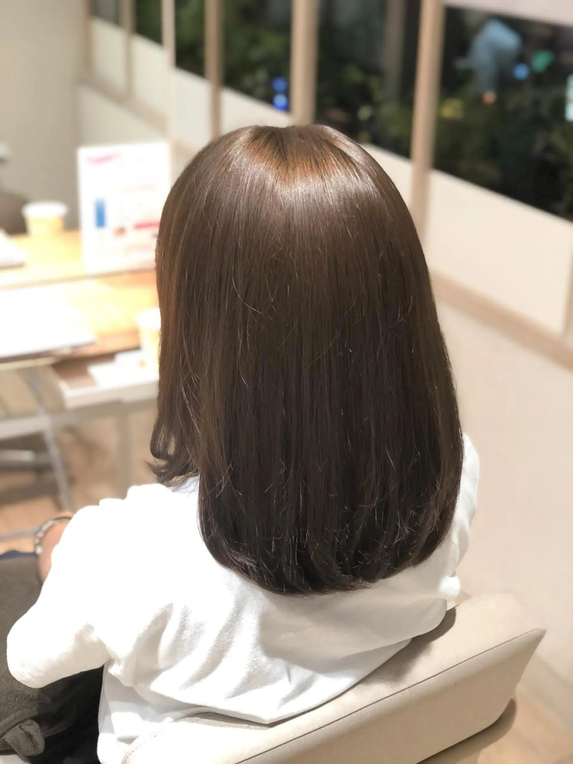 セミロング カラー 艶髪とアイラッシュ ❤️関根悠の眉毛・アイブロウイメージ