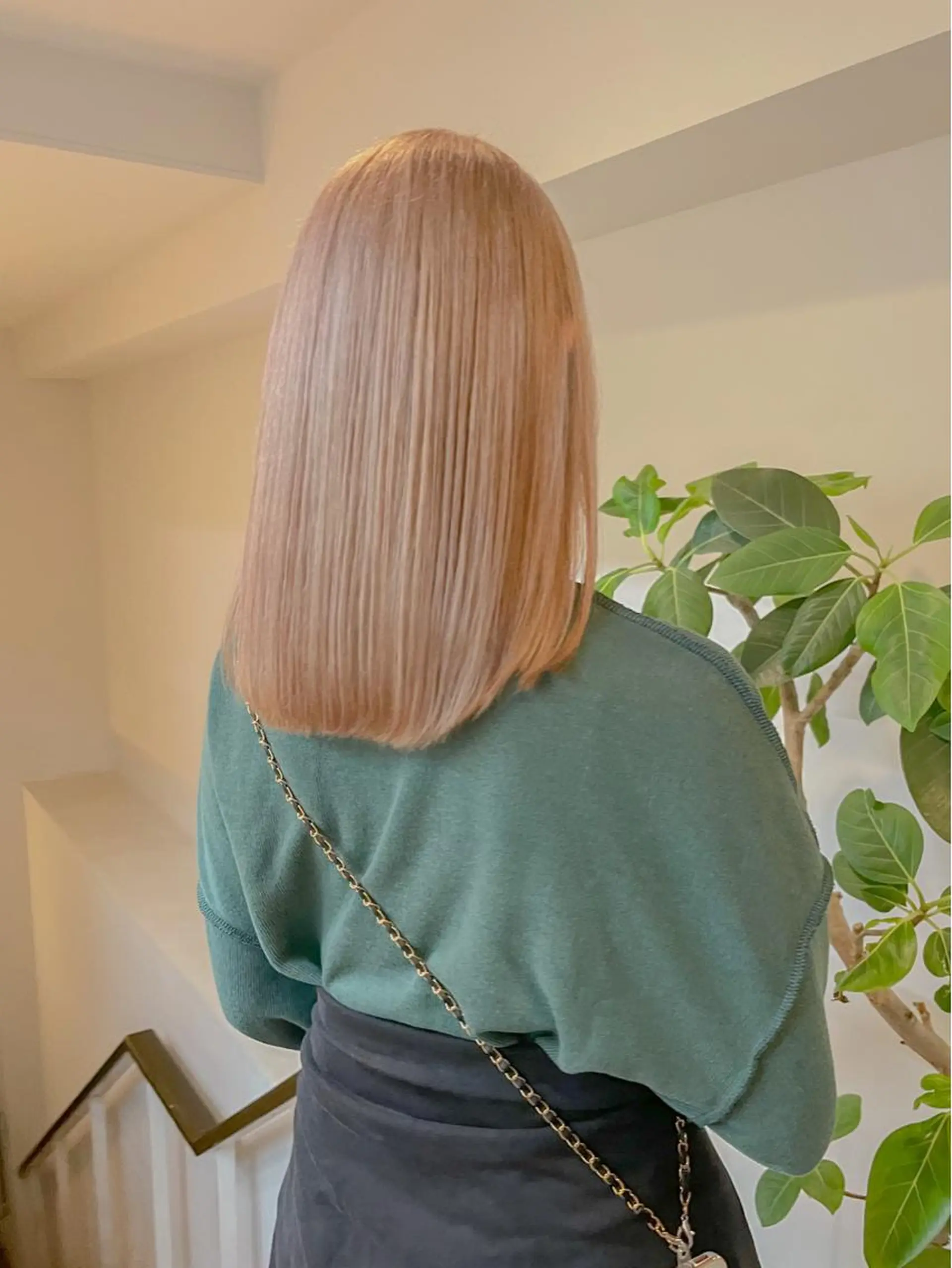 ロング カラー ネイル マツエク・マツパ アイブロウ ⭐ハイトーンブリーチ ミルクティーピンクのヘアスタイル