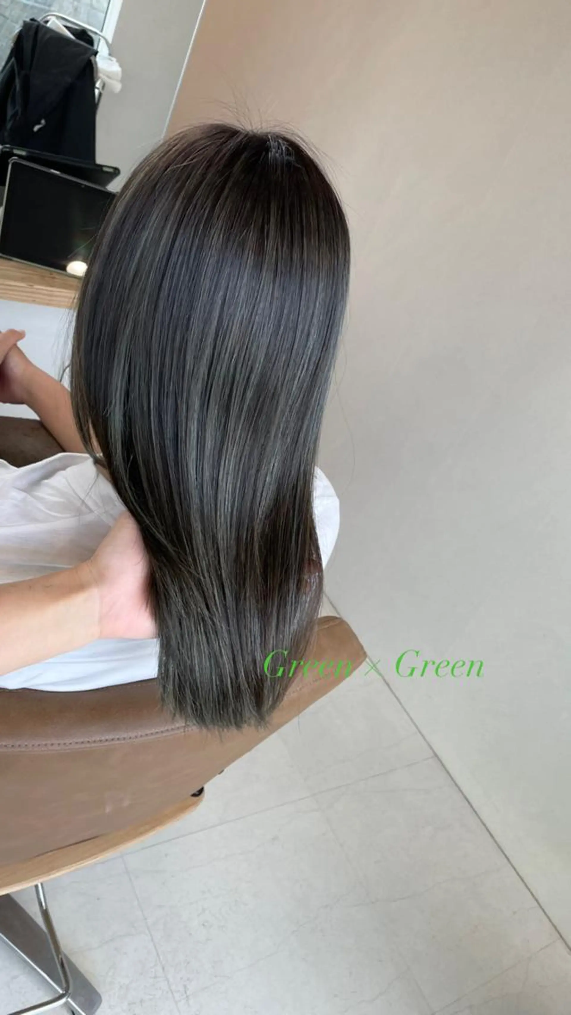 セミロング ヘアカラー アルーナビューティデザイン所属・鈴木 妃帆未のヘアスタイル