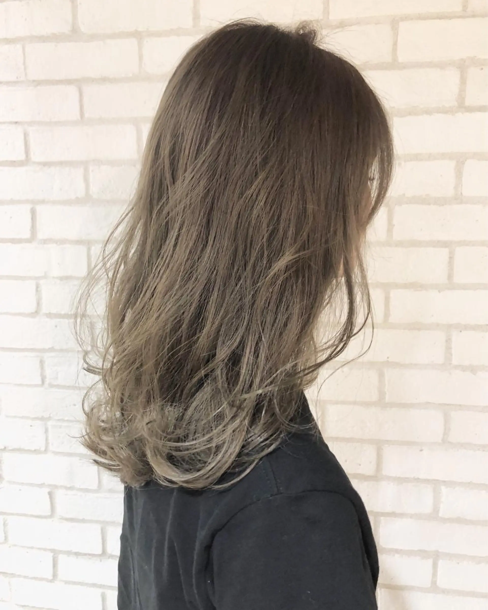 セミロング カラー 小島 侑衣のヘアスタイル
