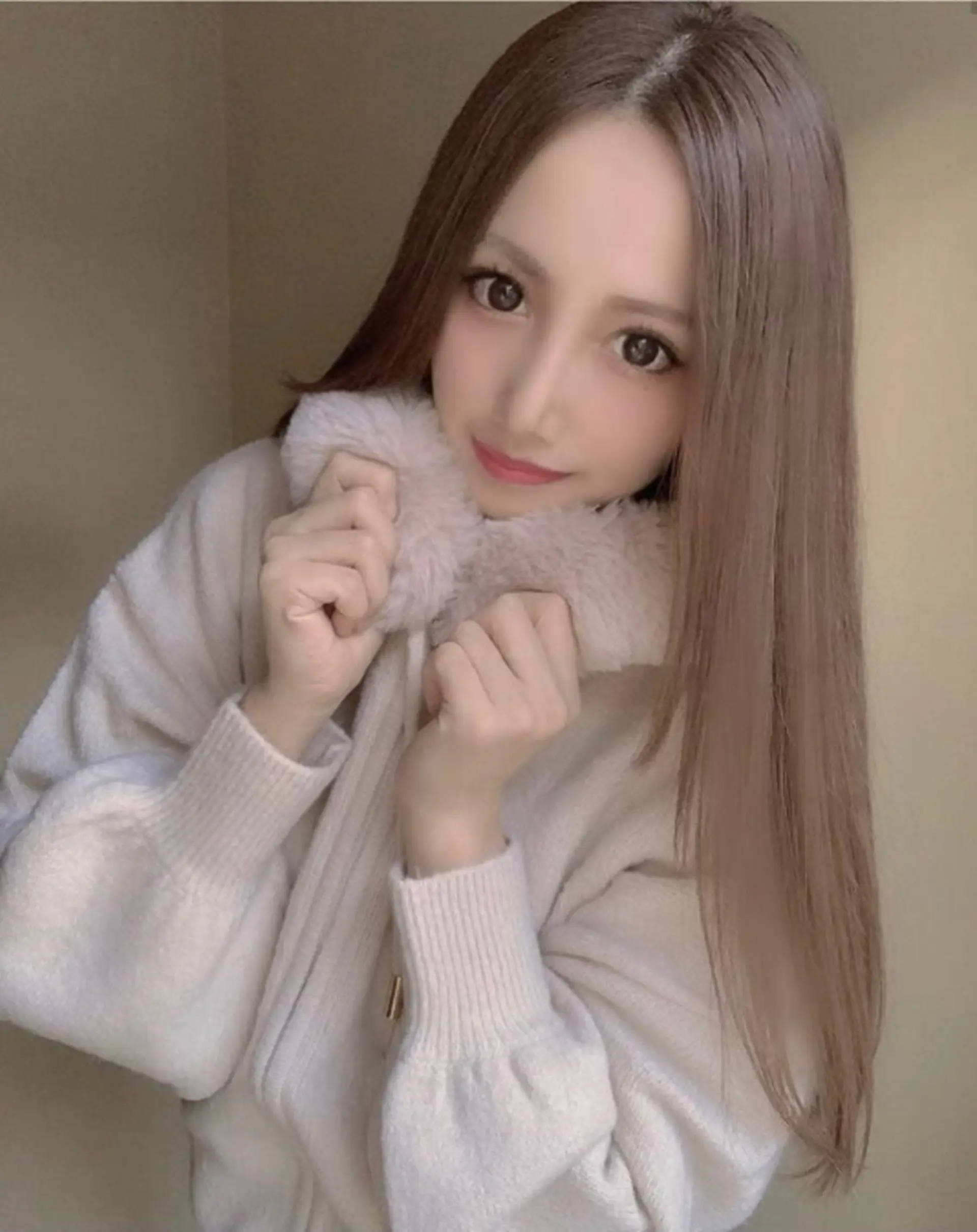 ロング カラー ヘアアレンジ アッシュ ベージュカラー 黒髪 ブルーカラー ブルーグレー カット ヘアカラー トリートメント vizz by el yts 北谷エクステのヘアスタイル