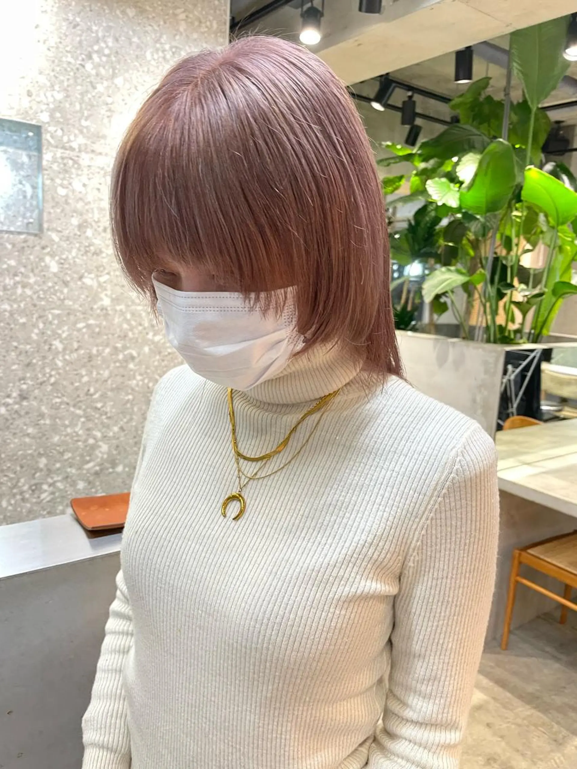 ロング カラー ネイル マツエク・マツパ アイブロウ ⭐ハイトーンブリーチ ミルクティーピンクのヘアスタイル