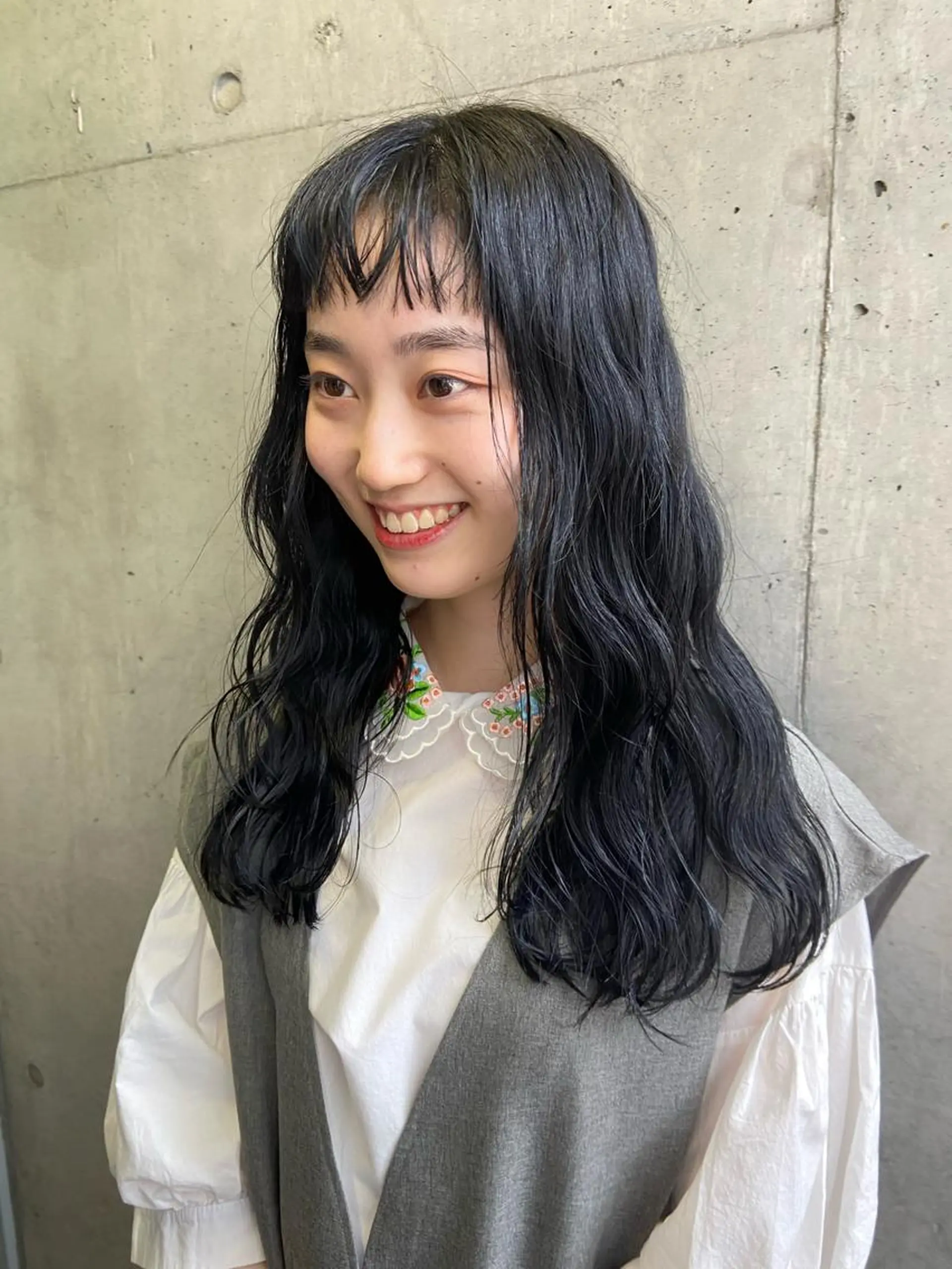 ロング カラー パーマ ヘアアレンジ Mirai 🧸のヘアスタイル