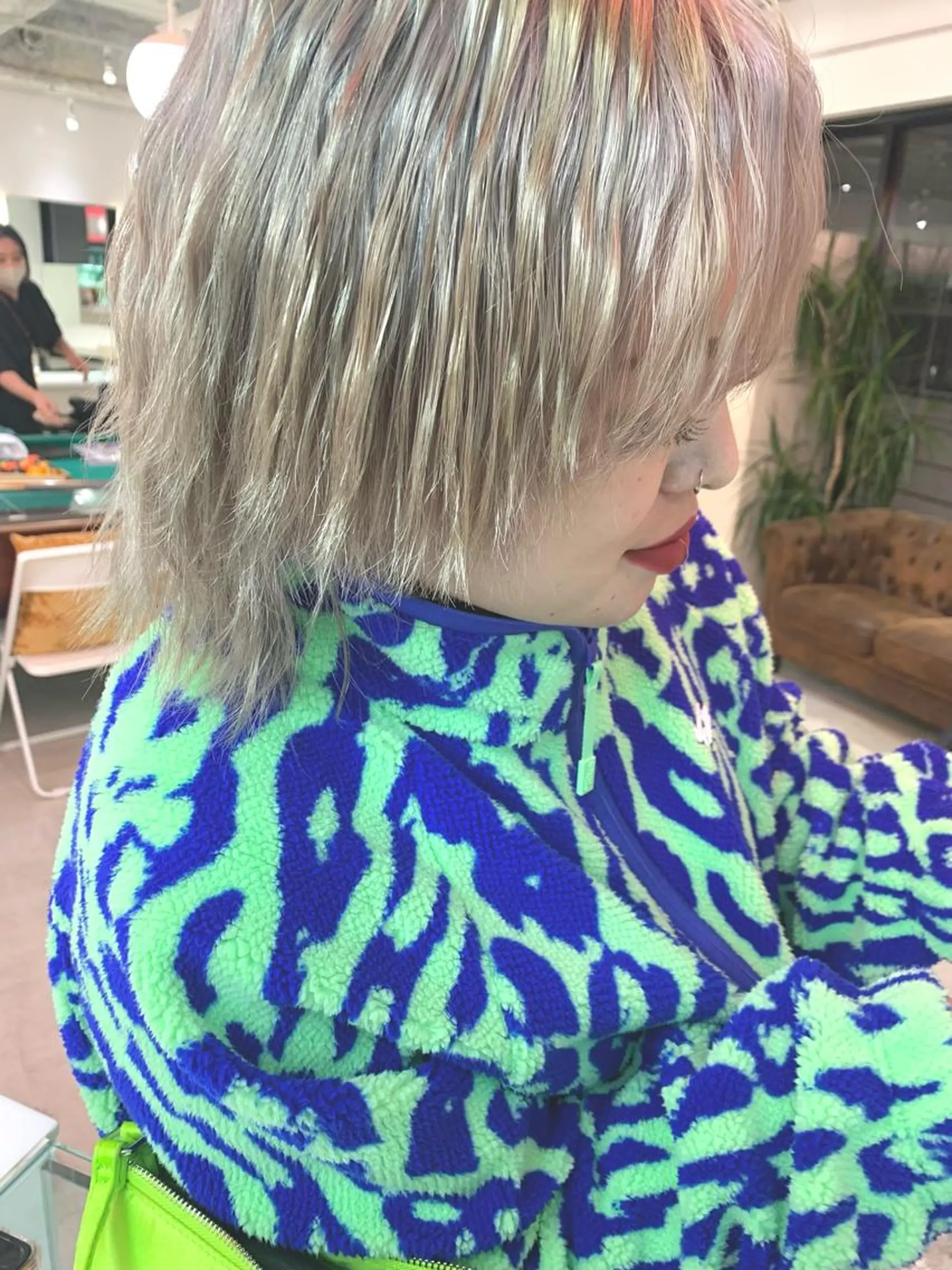 ショート カラー ヘアアレンジ 🧨ブリーチー×ボブ レイヤー💎じゅえるのヘアスタイル