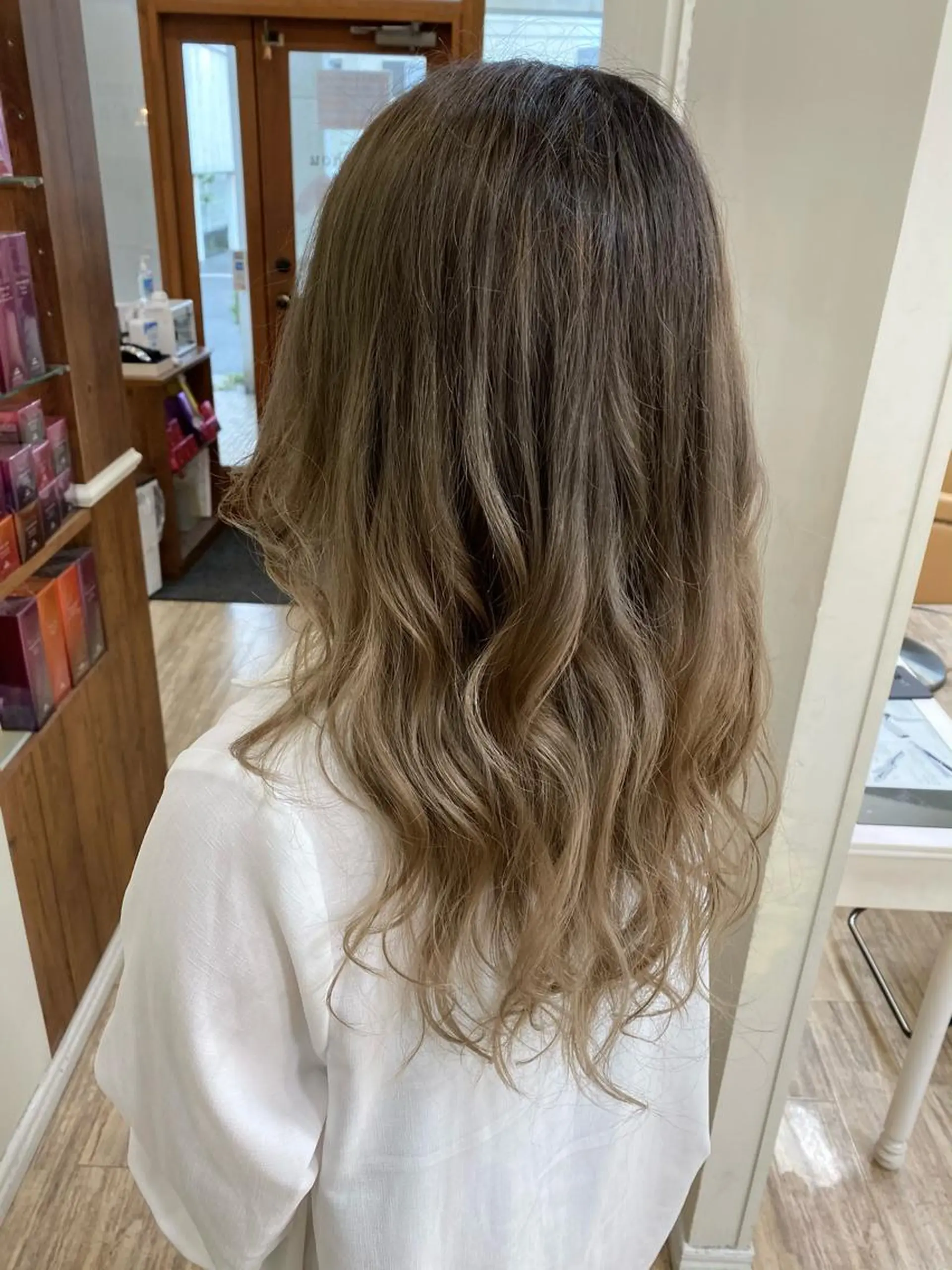 カラー SALOWIN栄 高須大貴のヘアスタイル