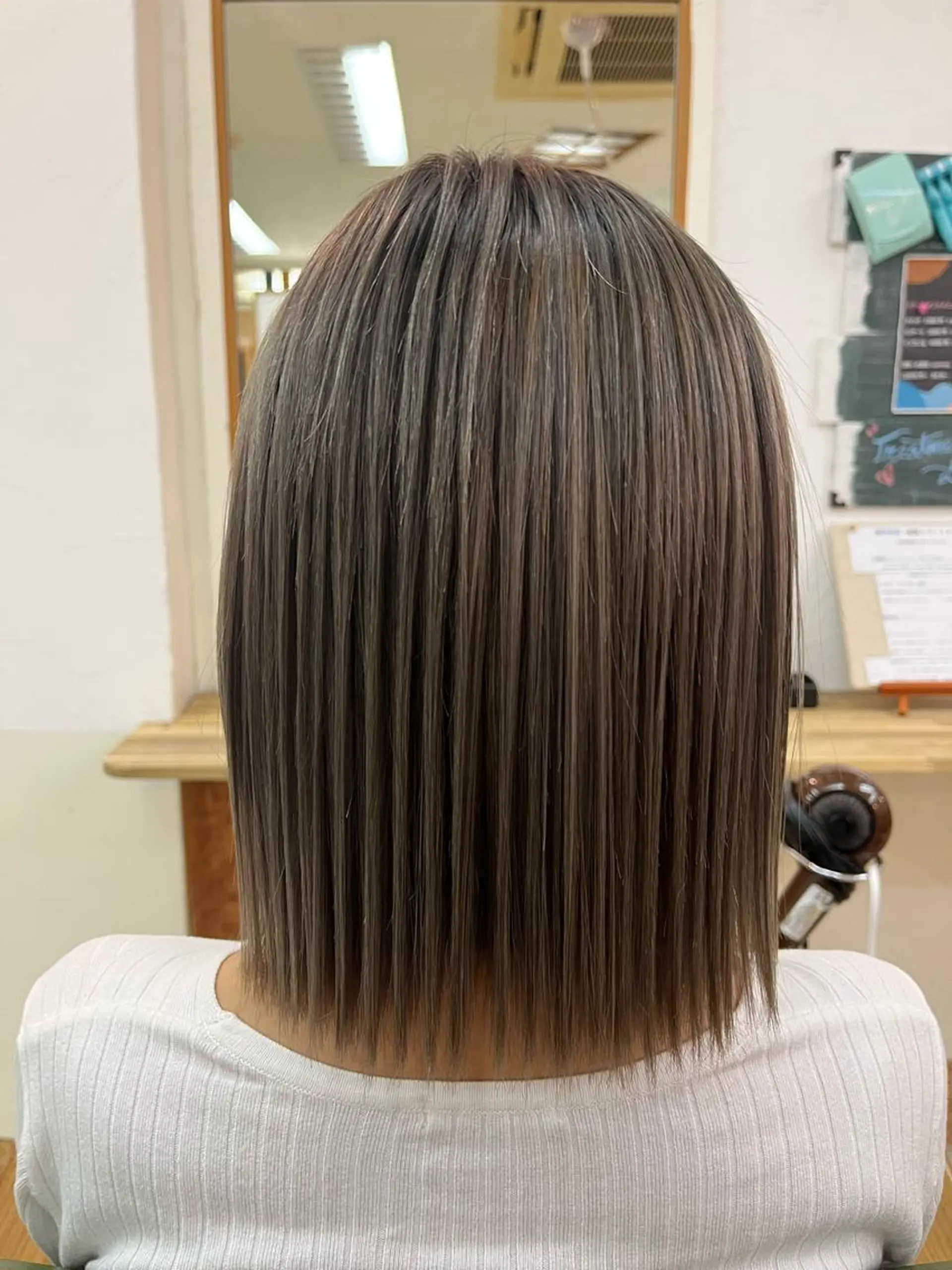 ミディアム レイヤーカット 岩下 葉平(店長)のヘアスタイル