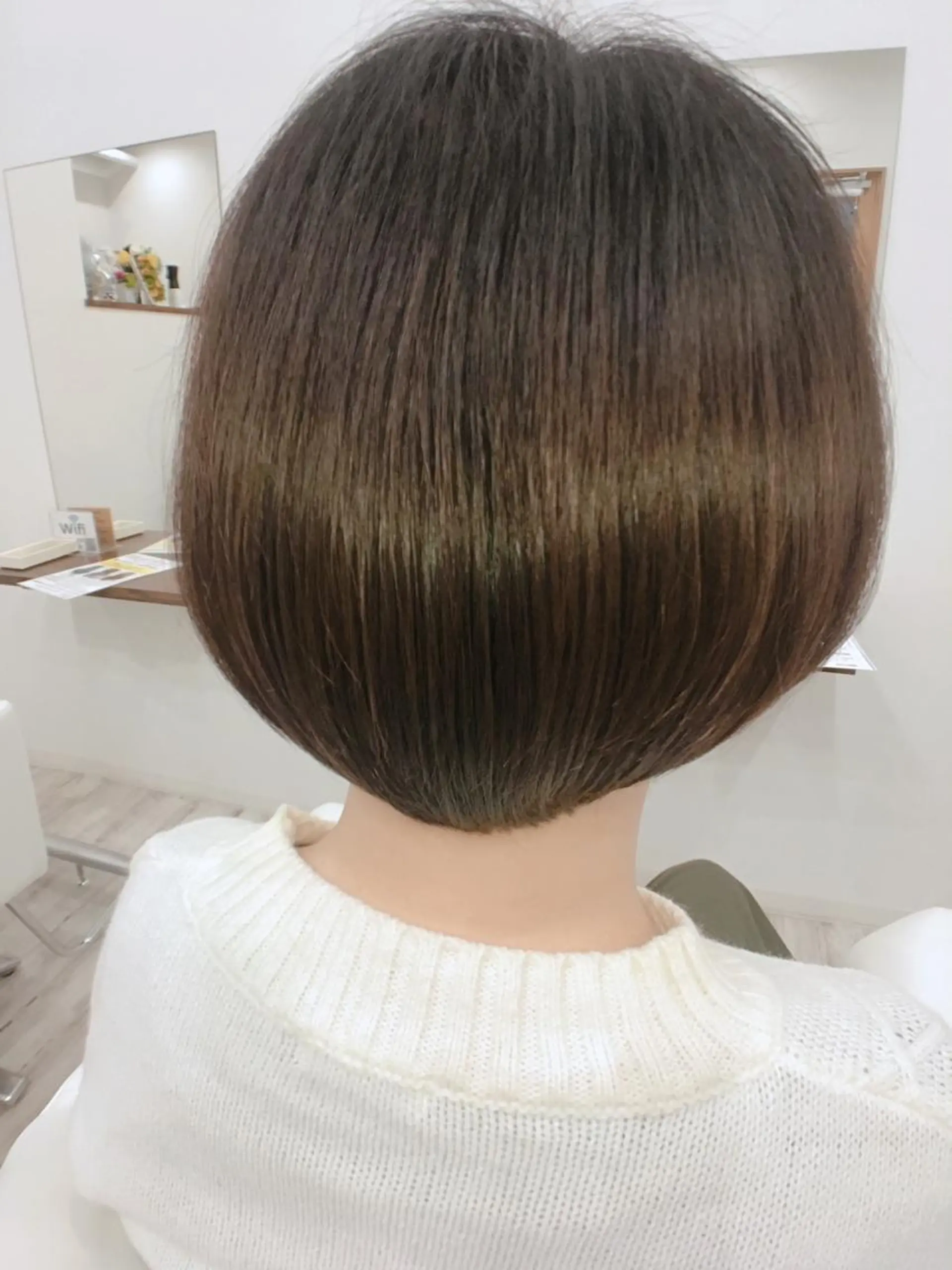 ショート カラー ヘアアレンジ 切りっぱなしボブ ショートボブ アディクシーカラー アクアカラー 透明感カラー SHO担当髪質改善 東加古川アーティブのヘアスタイル