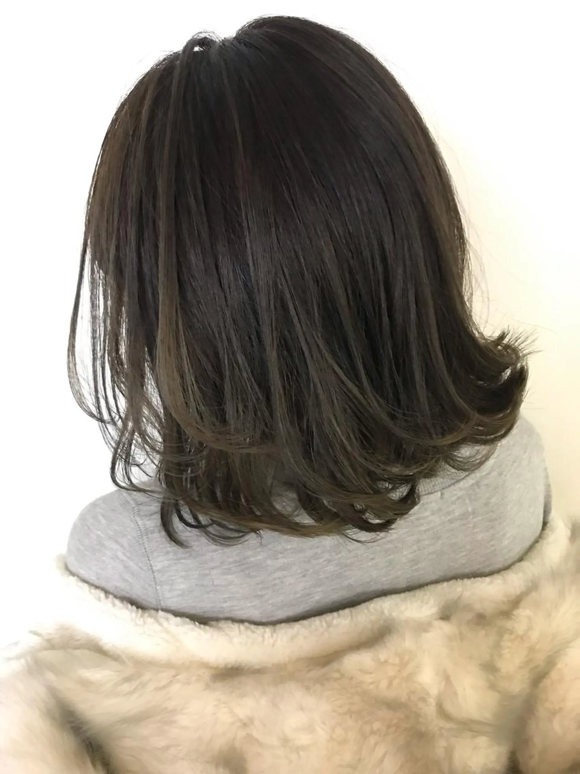 ミディアム カット ヘアカラー 藤中 隆悟のヘアスタイル