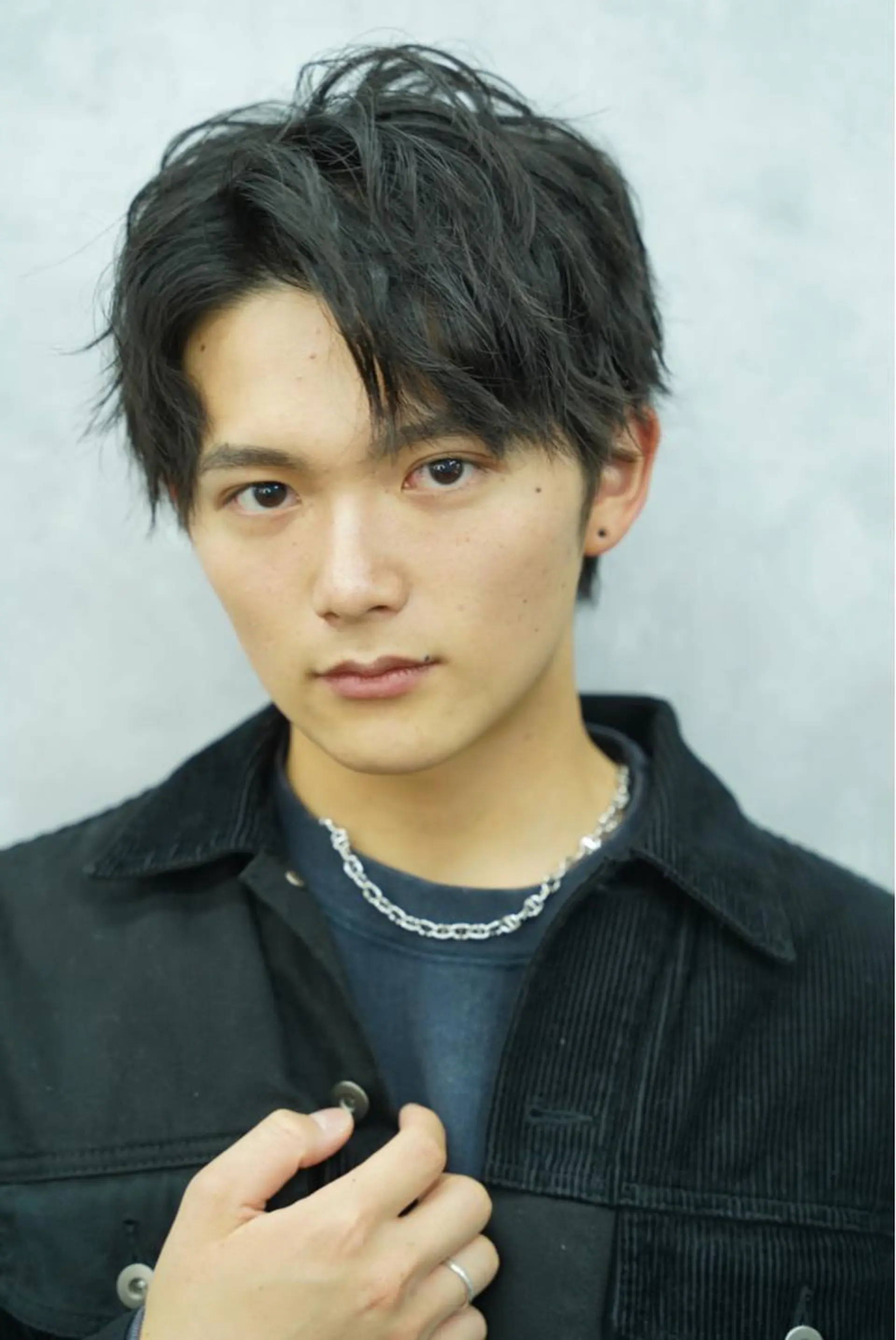 ショート カラー パーマ メンズ センターパート ニュアンスパーマ カット パーマ 垢抜け・メンズパーマ 津山祐紀のヘアスタイル