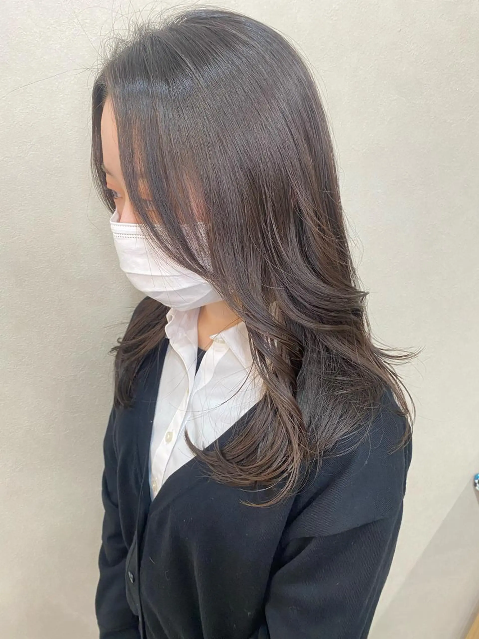 セミロング 韓国風ヘア レイヤーカット 大久保 愛のヘアスタイル