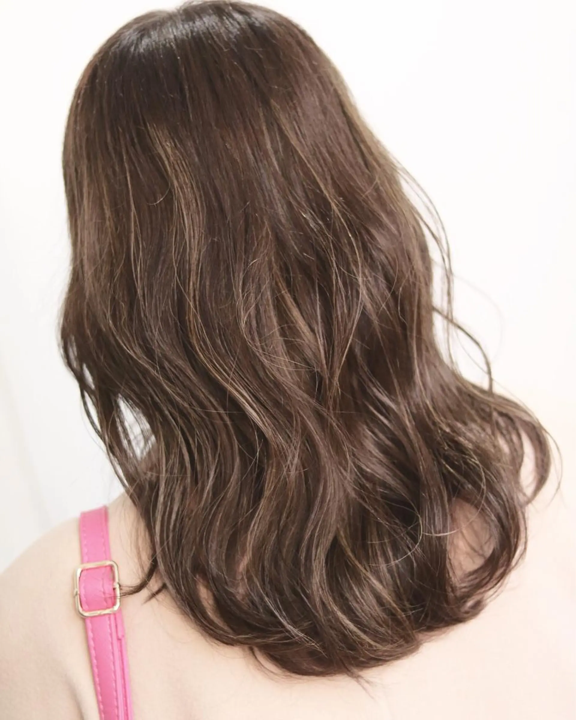 ミディアム カラー パーマ ヘアアレンジ ベージュカラー ハイライトカラー ミルクティーベージュ ハイライト 新宿.全国4位美髪師 taka髪質改善のヘアスタイル