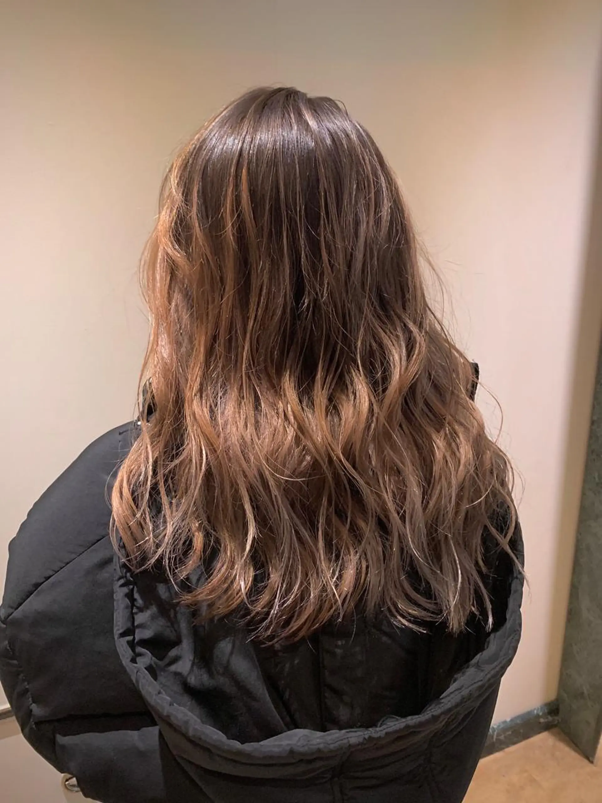 セミロング ハイライト 福田 美波のヘアスタイル