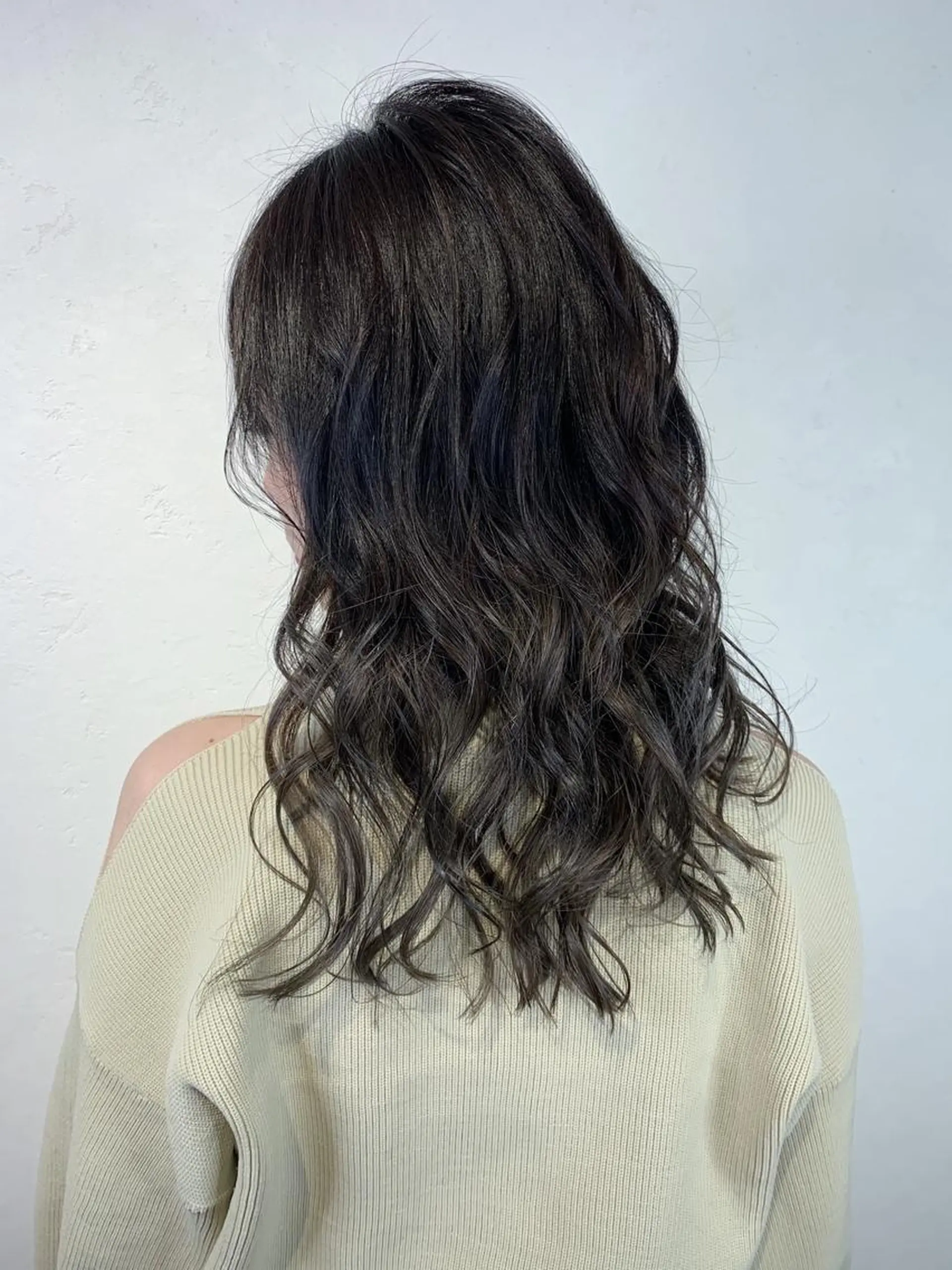 ロング カラー バレイヤージュ レイヤーカット _WHITE 天神店 YUMEKA🐻のヘアスタイル