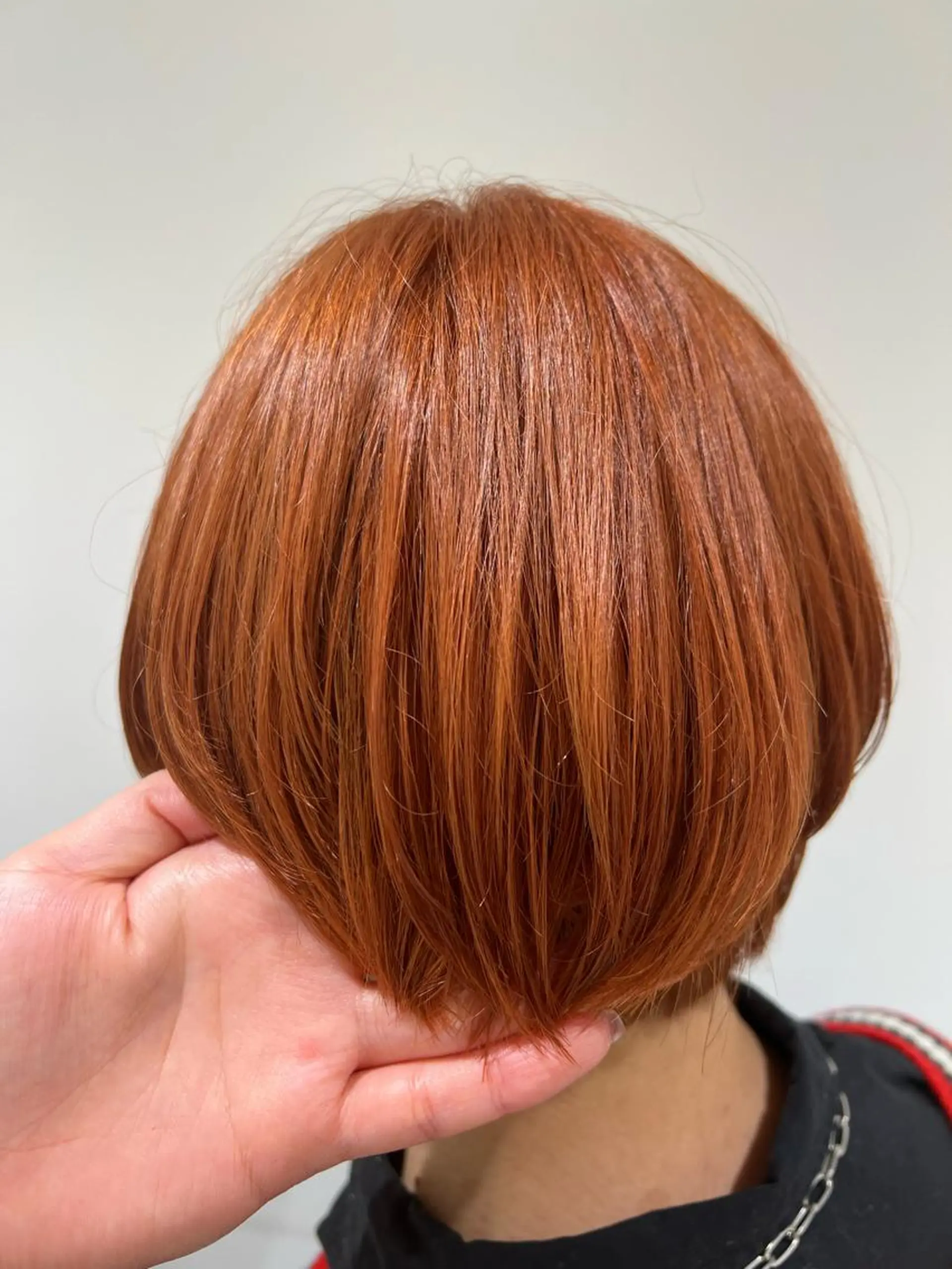 ショート カラー オレンジ 【暖色カラー特化】 中山由梨のヘアスタイル