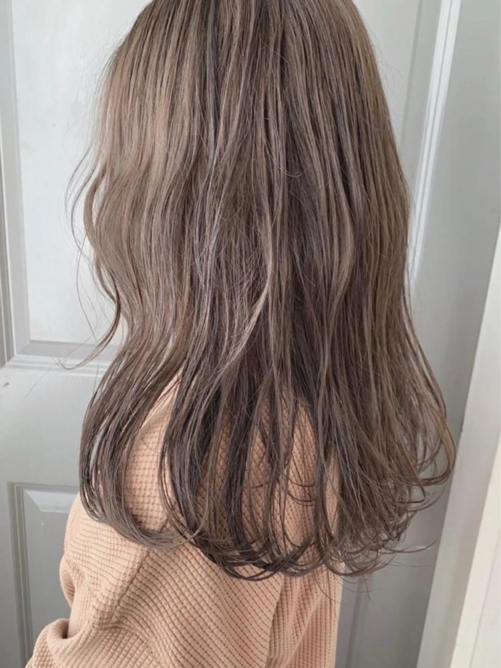 ロング カラー ヘアアレンジ キッズ ネイル マツエク・マツパ グレージュ ミルクティーグレージュ 古賀 侑磨のヘアスタイル