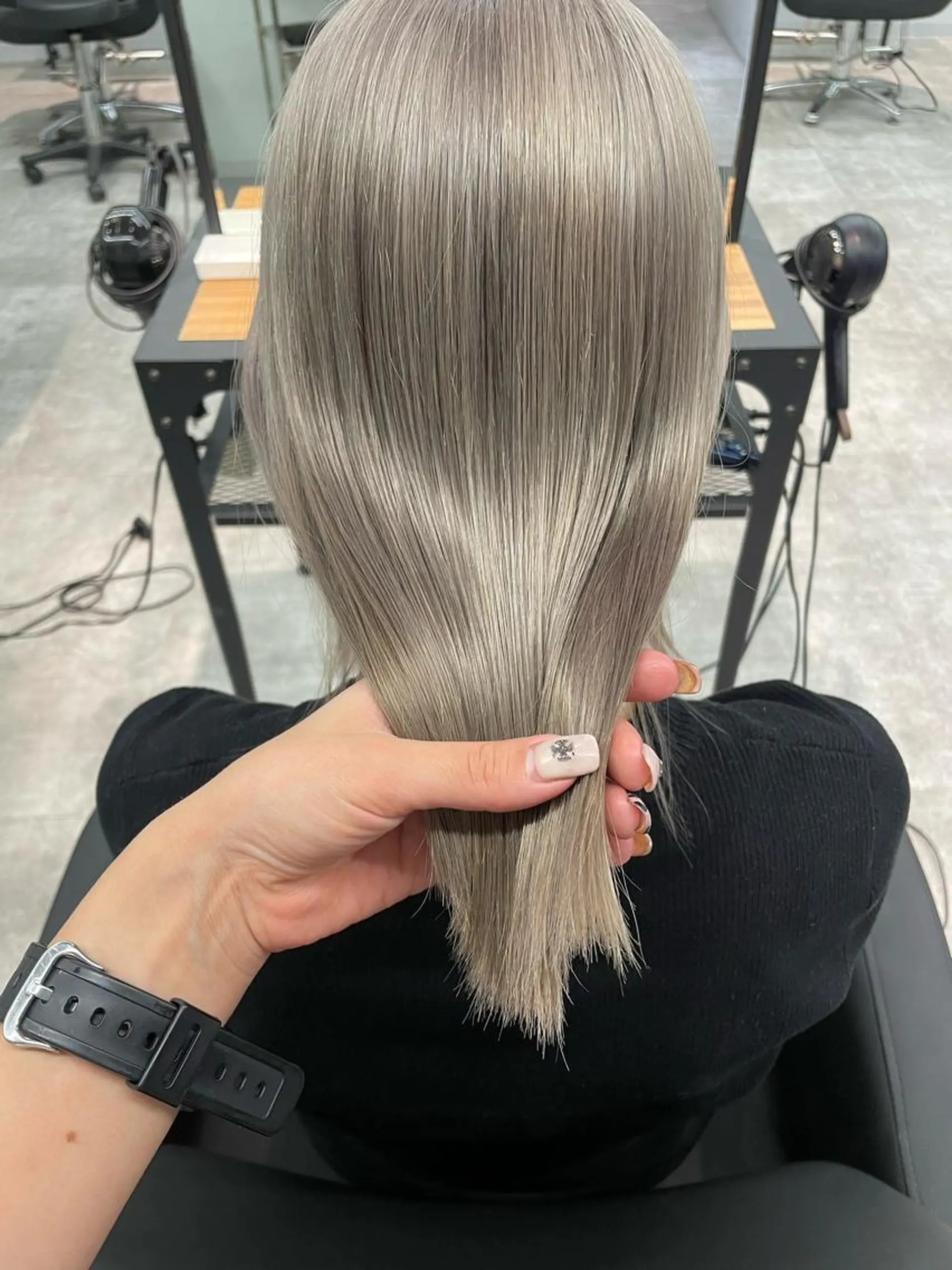 ミディアム カラー ヘアアレンジ グレージュ ハイトーンカラー 心斎橋/ブリーチ minamiのヘアスタイル