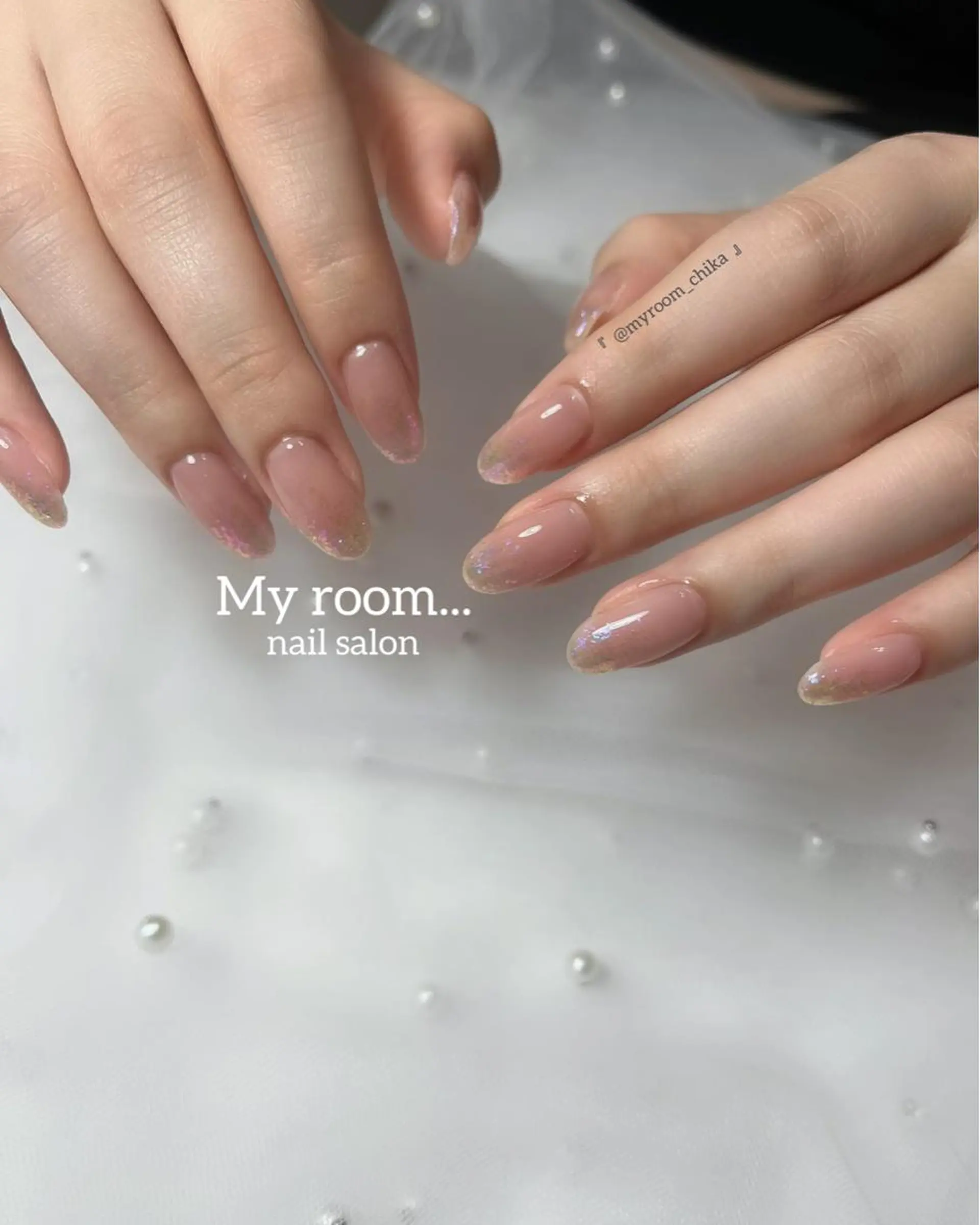 ネイル キラキラネイル Amua.facial salon所属・ネイル・ハーブ Amua.新宿御苑のエステ・リラクイメージ