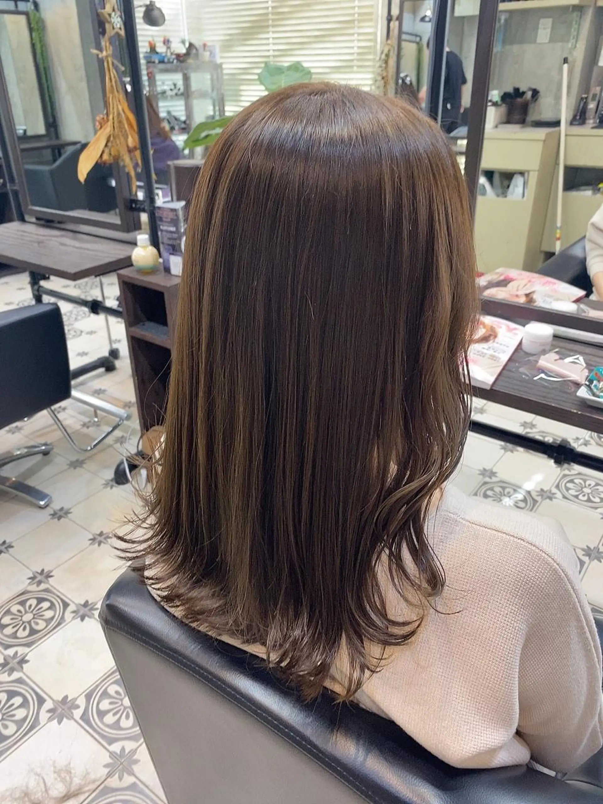 セミロング カラー アッシュ ベージュカラー 学生 トリートメント カット ヘアカラー トリートメント 韓国ヘア☁️ mitsukiのヘアスタイル