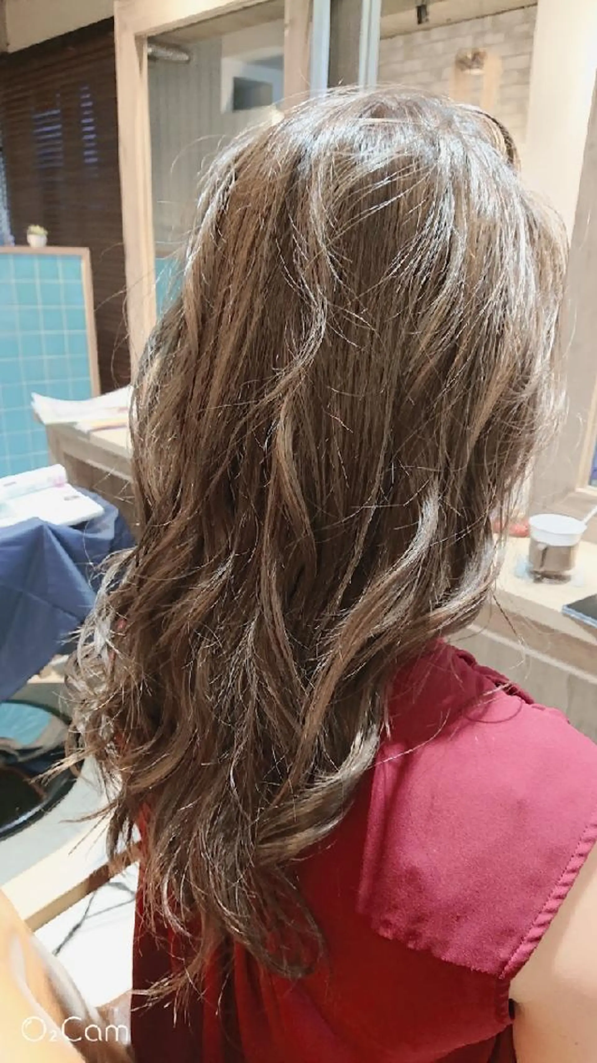 ロング カラー alushe 岡 陽子のヘアスタイル