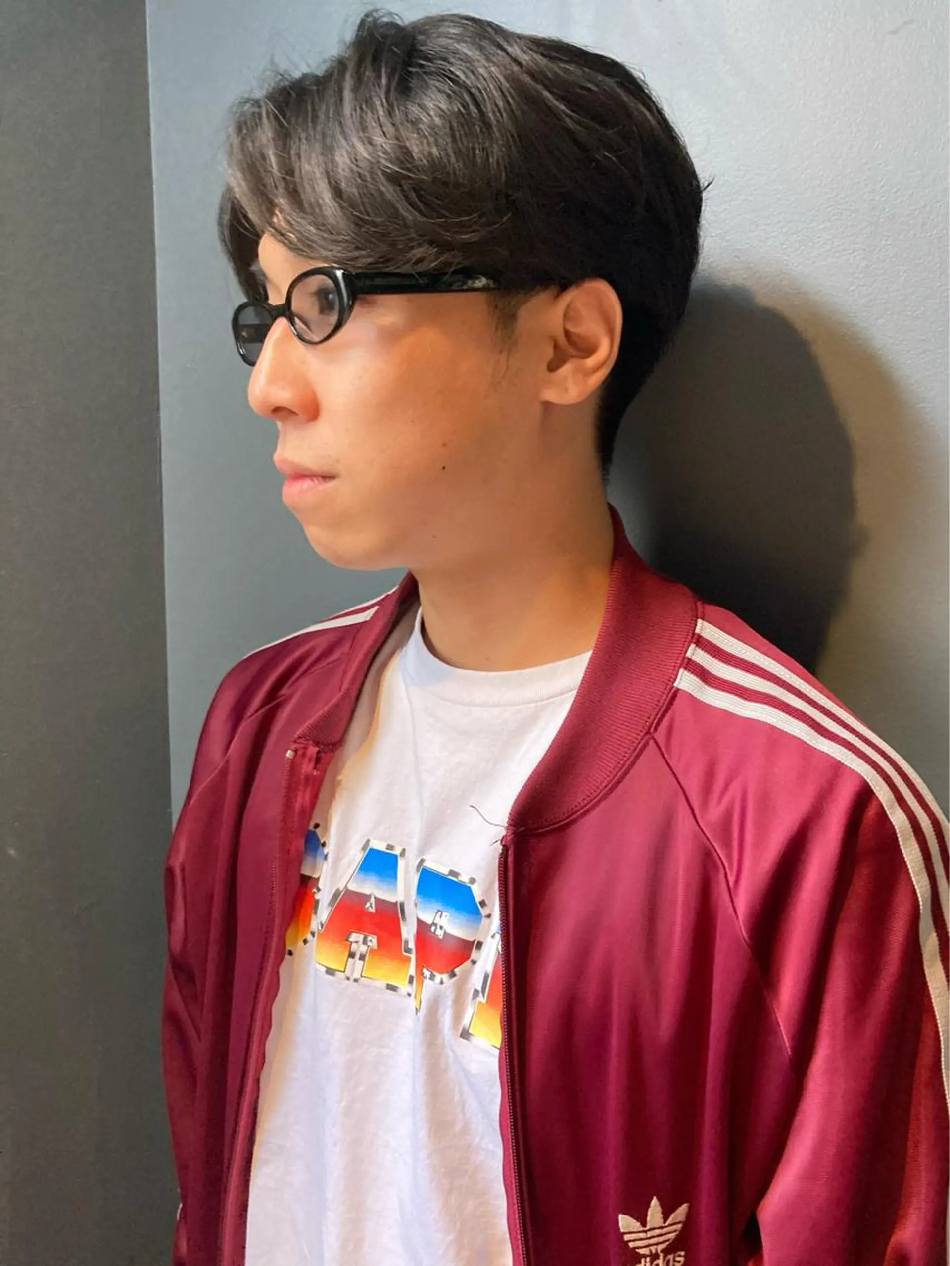 メンズ 顔まわりレイヤー デザインカットのヘアスタイル