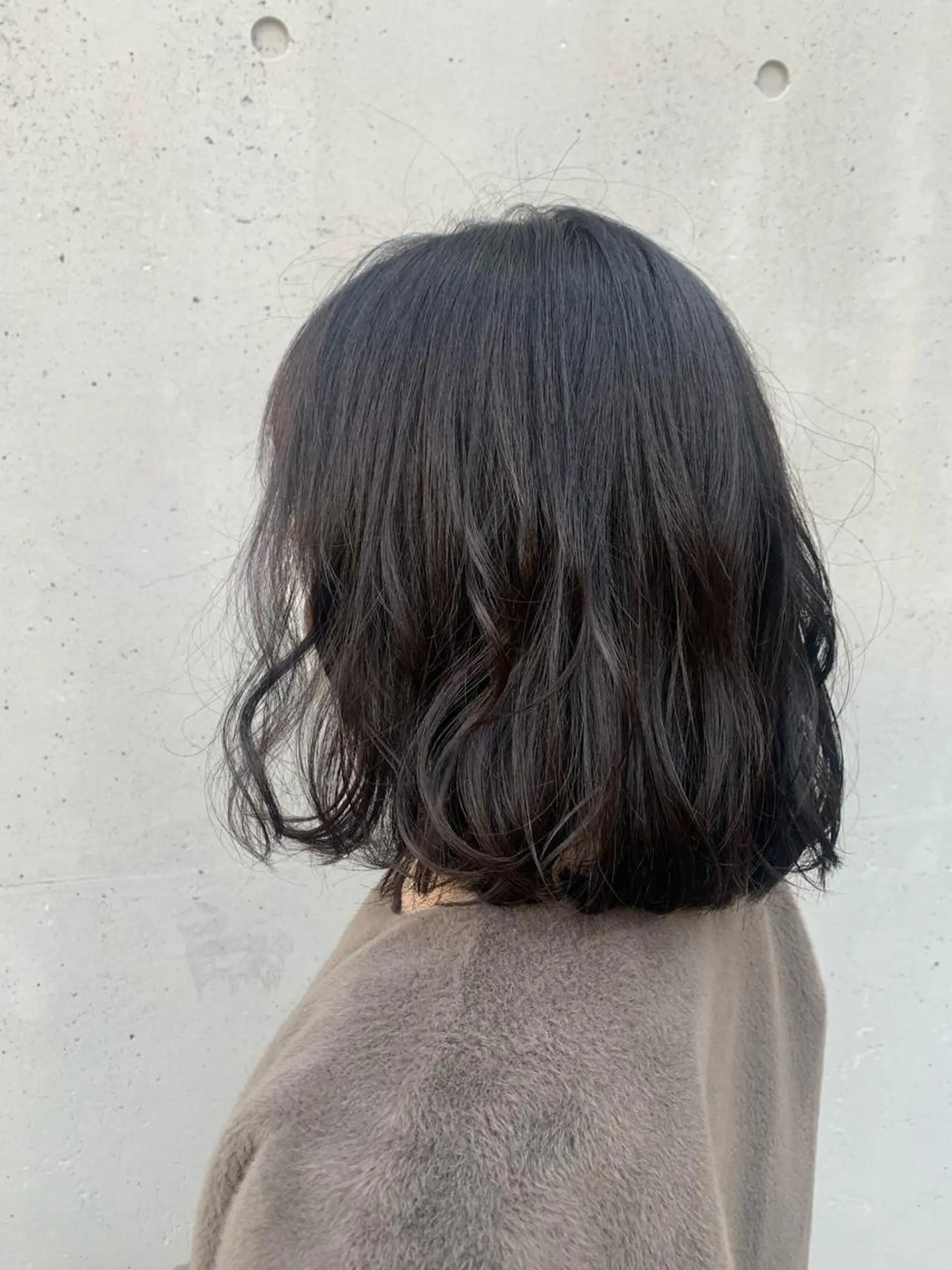 ミディアム カラー パーマ putri 川邉 優花のヘアスタイル