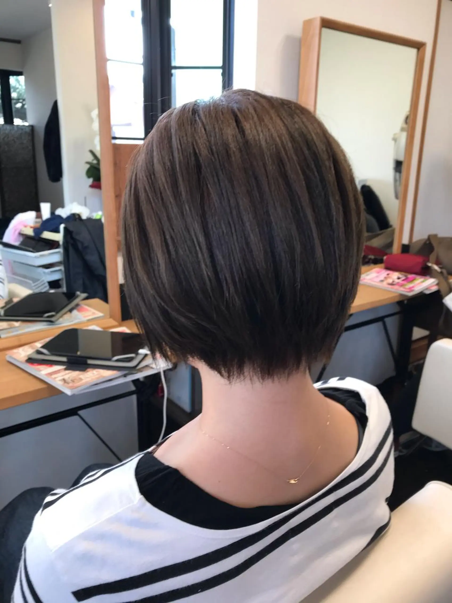 ショート カラー 小林 由里香のヘアスタイル