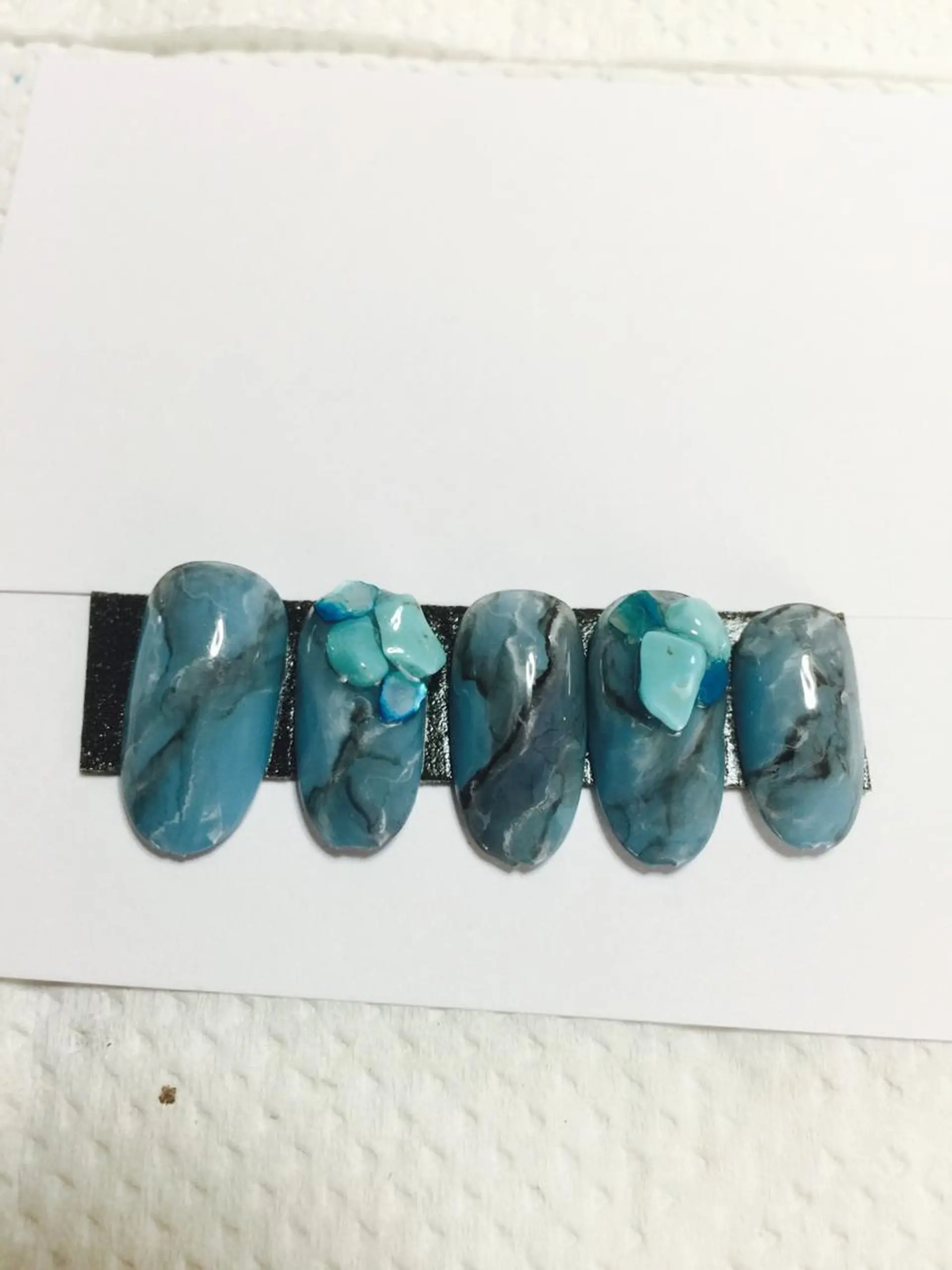 ネイル ストーンネイル 自宅ネイルサロン ♦️nuance♦️のネイルデザイン