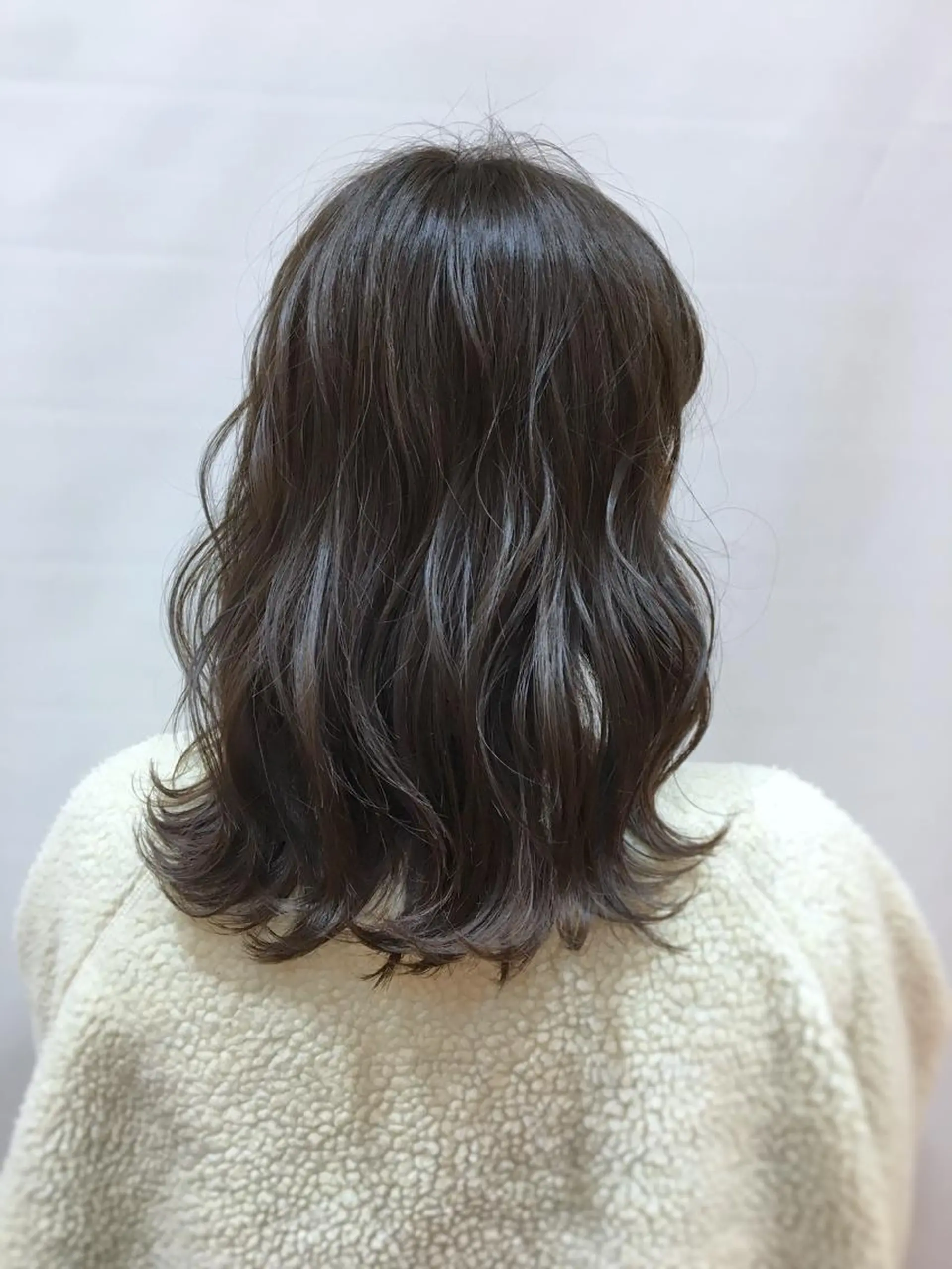 セミロング ケアブリーチ 坪井佑樹のヘアスタイル