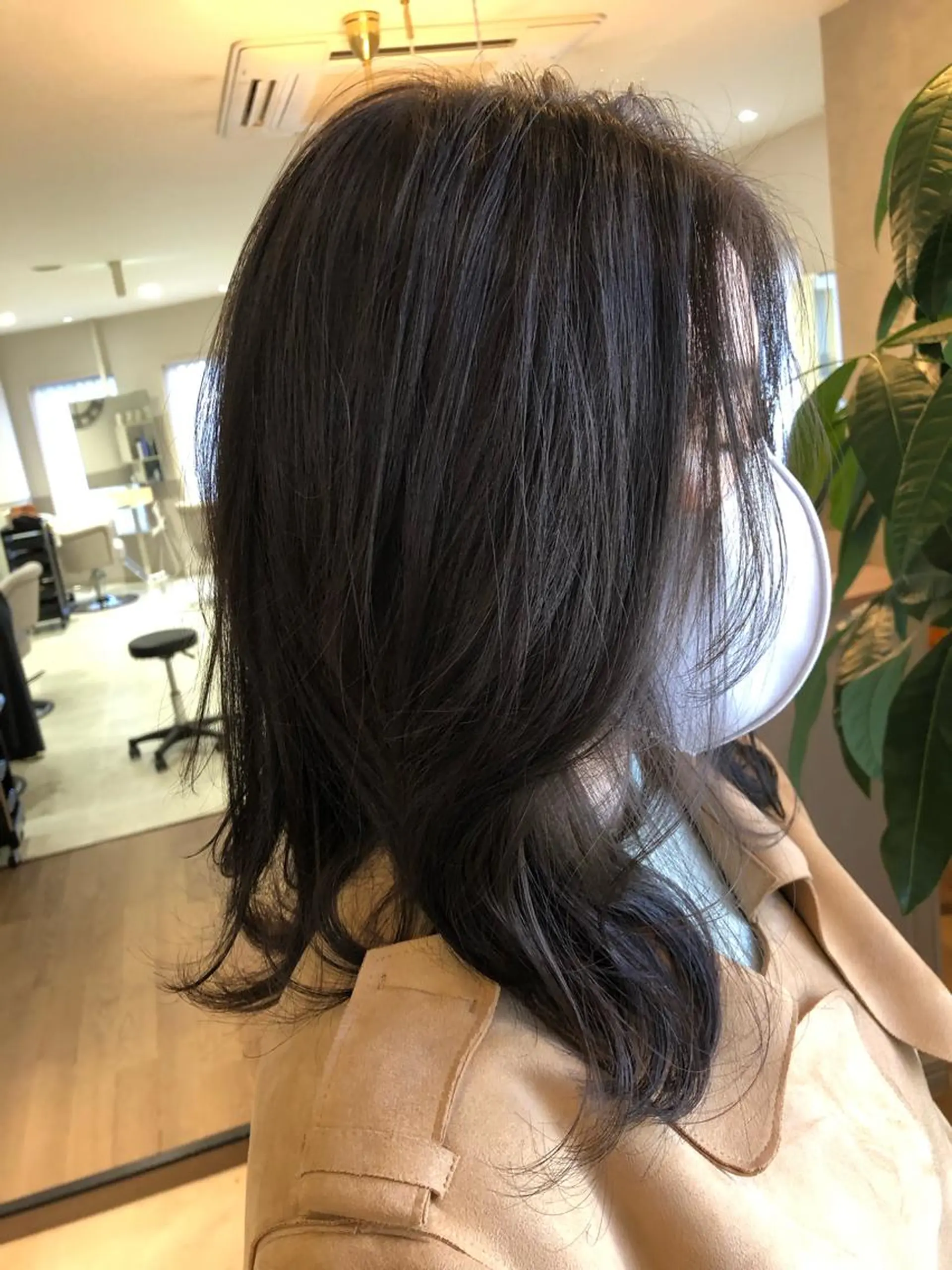 ミディアム 辻本 夏子のヘアスタイル
