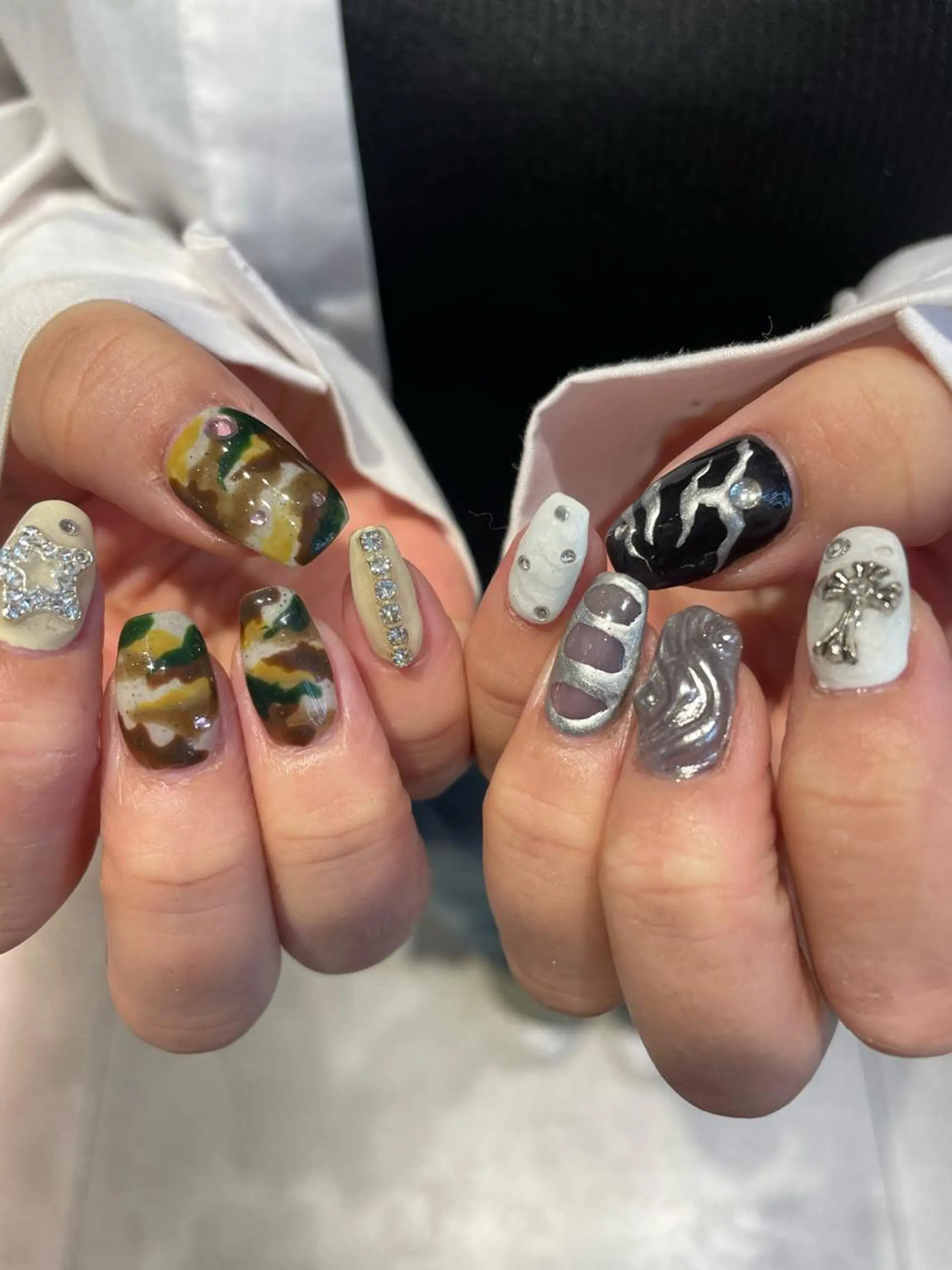 ネイル 🎀ボブ＋ハイトーン シュカ👶🏻のヘアスタイル