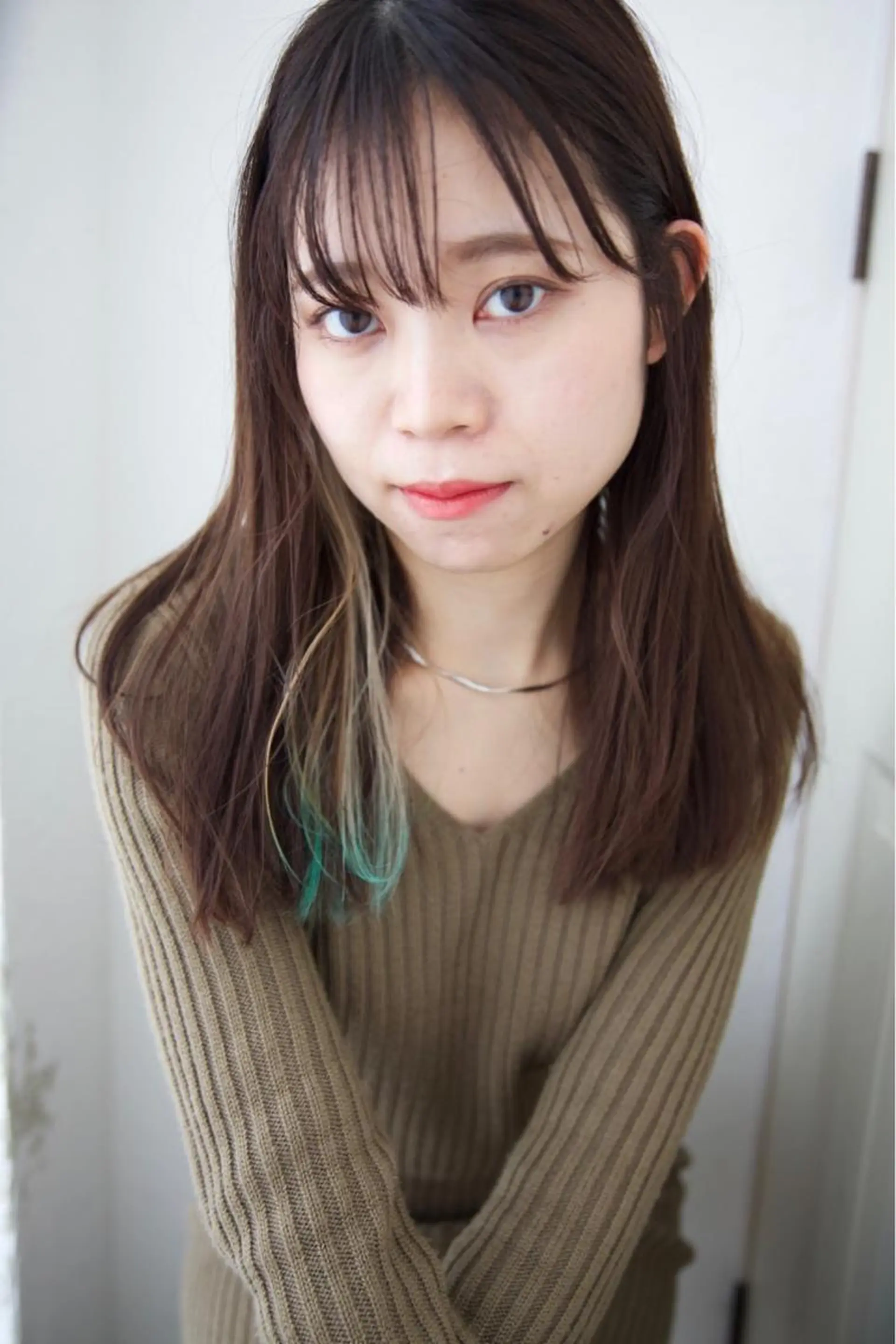 セミロング カラー fio マナミのヘアスタイル