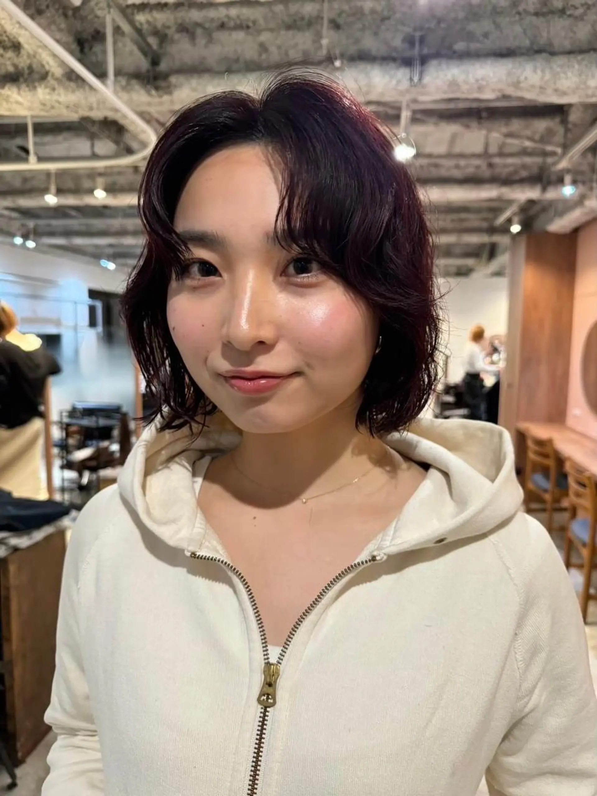 ミディアム カラー パーマ ミディアムパーマ アッシュ バレイヤージュ ベージュカラー ブリーチ カット ヘアカラー CEINE loqのヘアスタイル