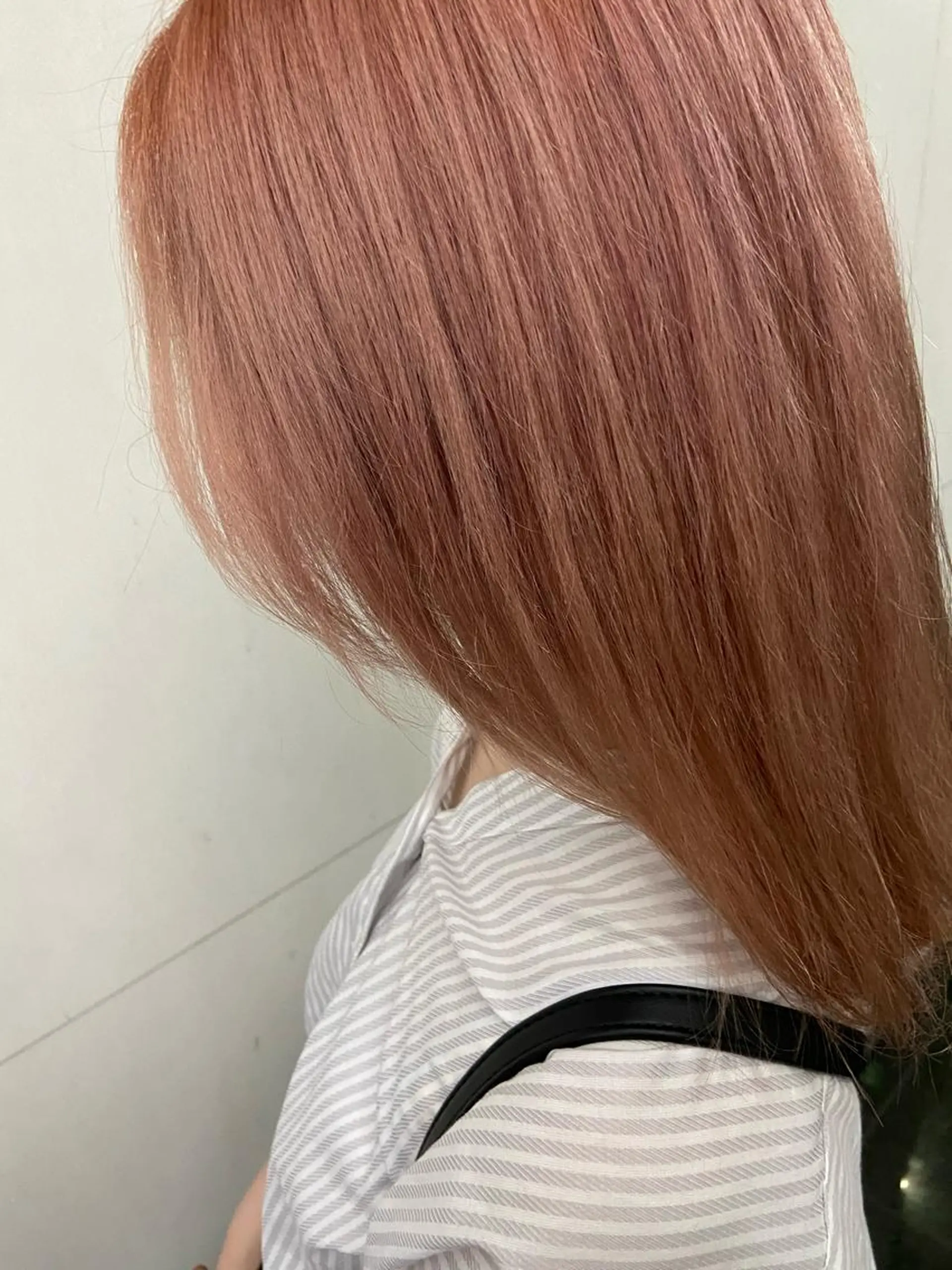 ミディアム カラー 石崎 真維のヘアスタイル