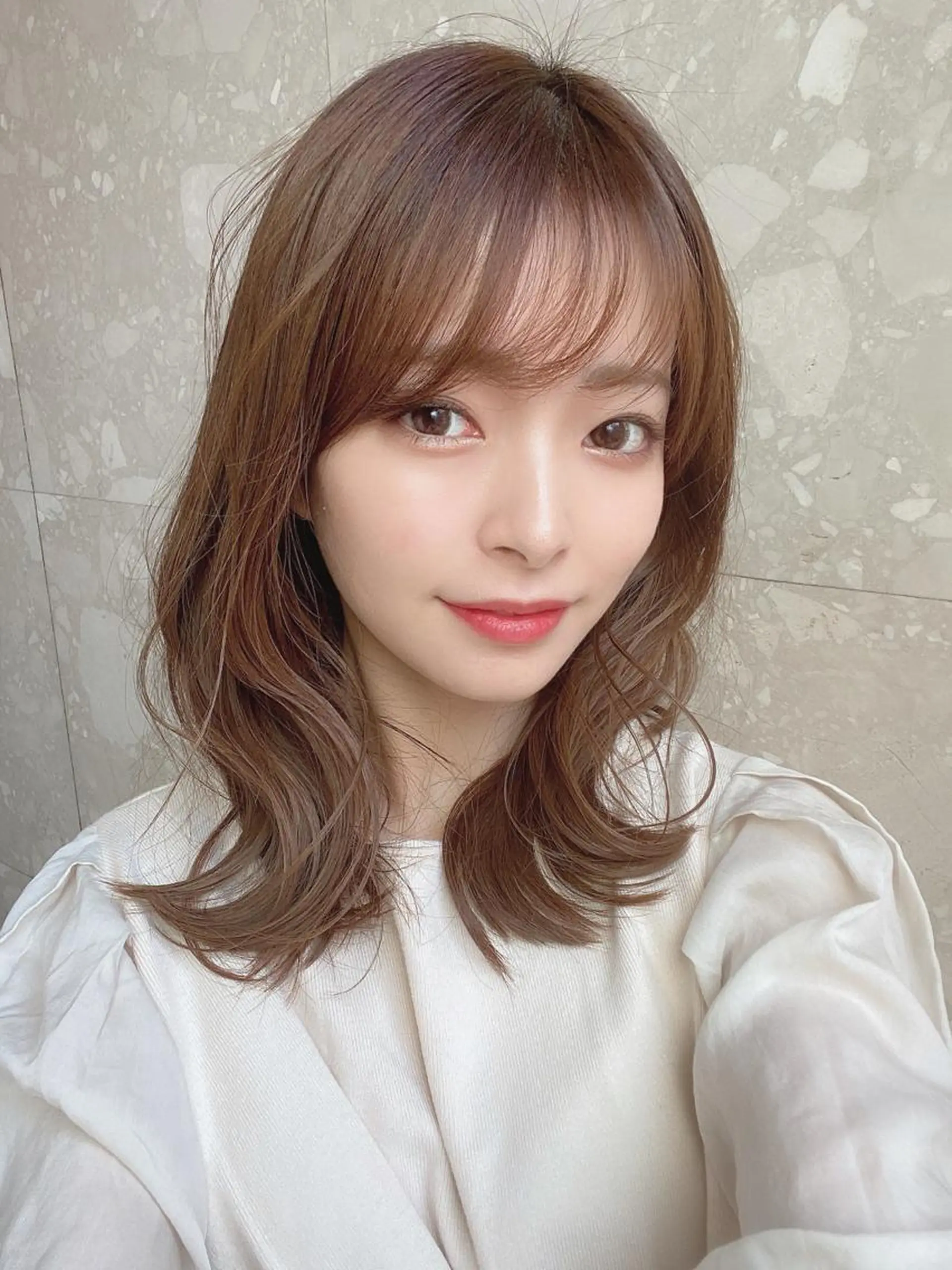 ロング カラー ベージュカラー ブリーチ ダブルカラー グレージュ ミルクティーベージュ 髪質改善美容師 個室サロン白金厚哉のヘアスタイル