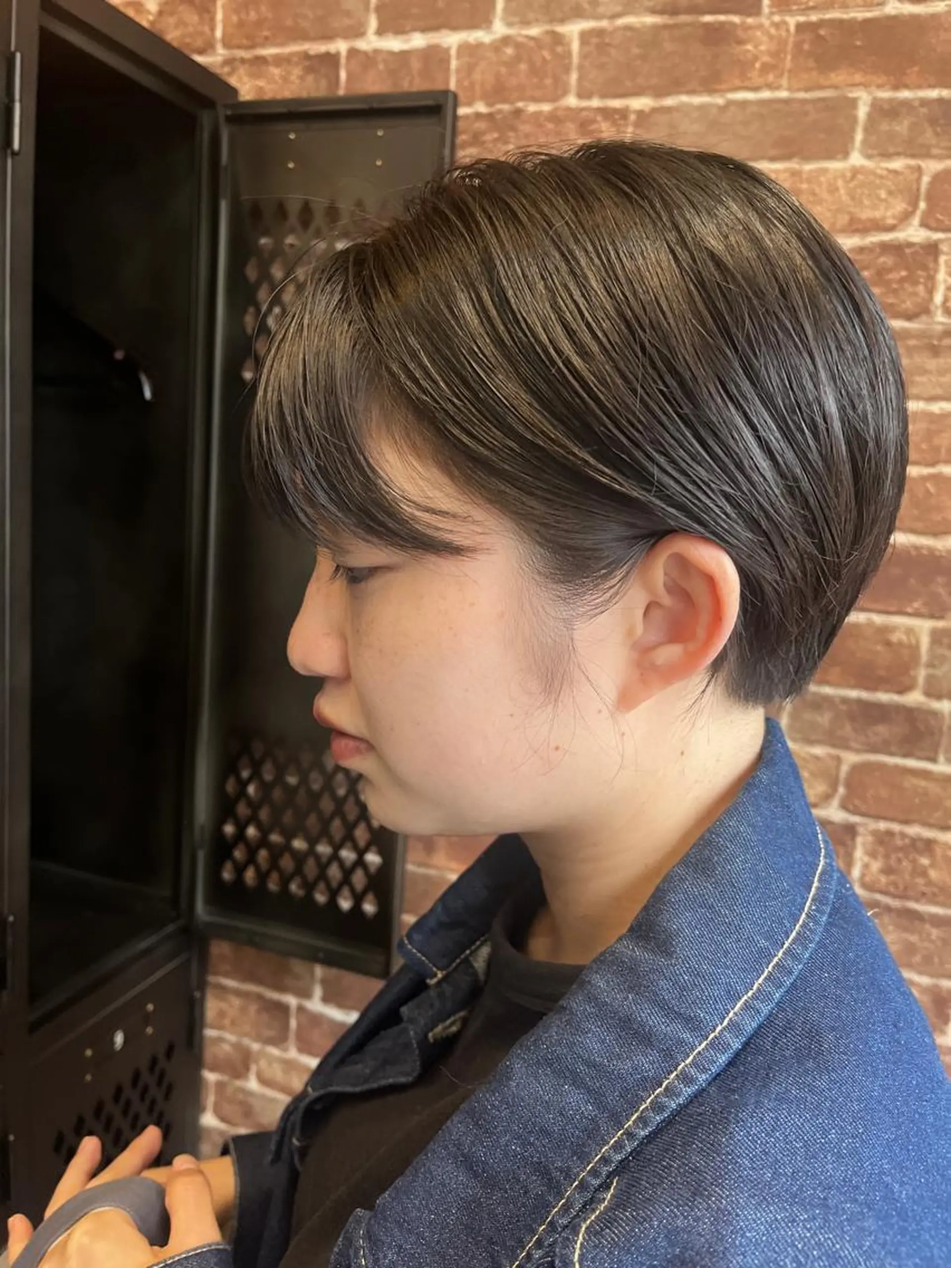 ミディアム カラー パーマ ヘアアレンジ メンズ キッズ ネイル マツエク・マツパ アイブロウ メンズブリーチ メンズハイライト メンズインナーカラー メンズ韓国風 ブリーチ ヘッドスパ 久木原 ゆりのヘアスタイル