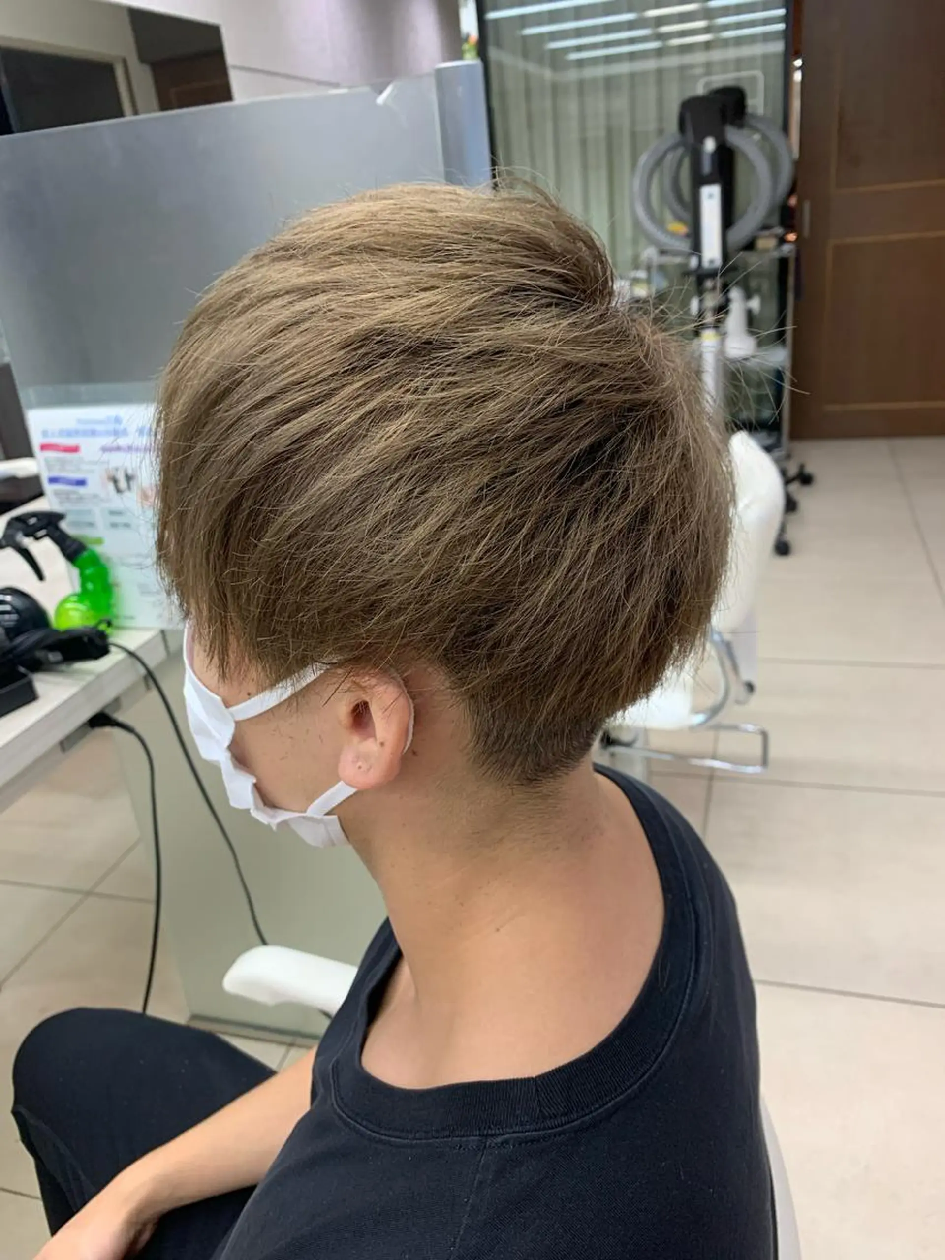 カラー メンズ メンズブリーチ ベージュカラー ブリーチ 透明感カラー ミルクティーベージュ ✂︎レディース のメンズカット屋さんのヘアスタイル