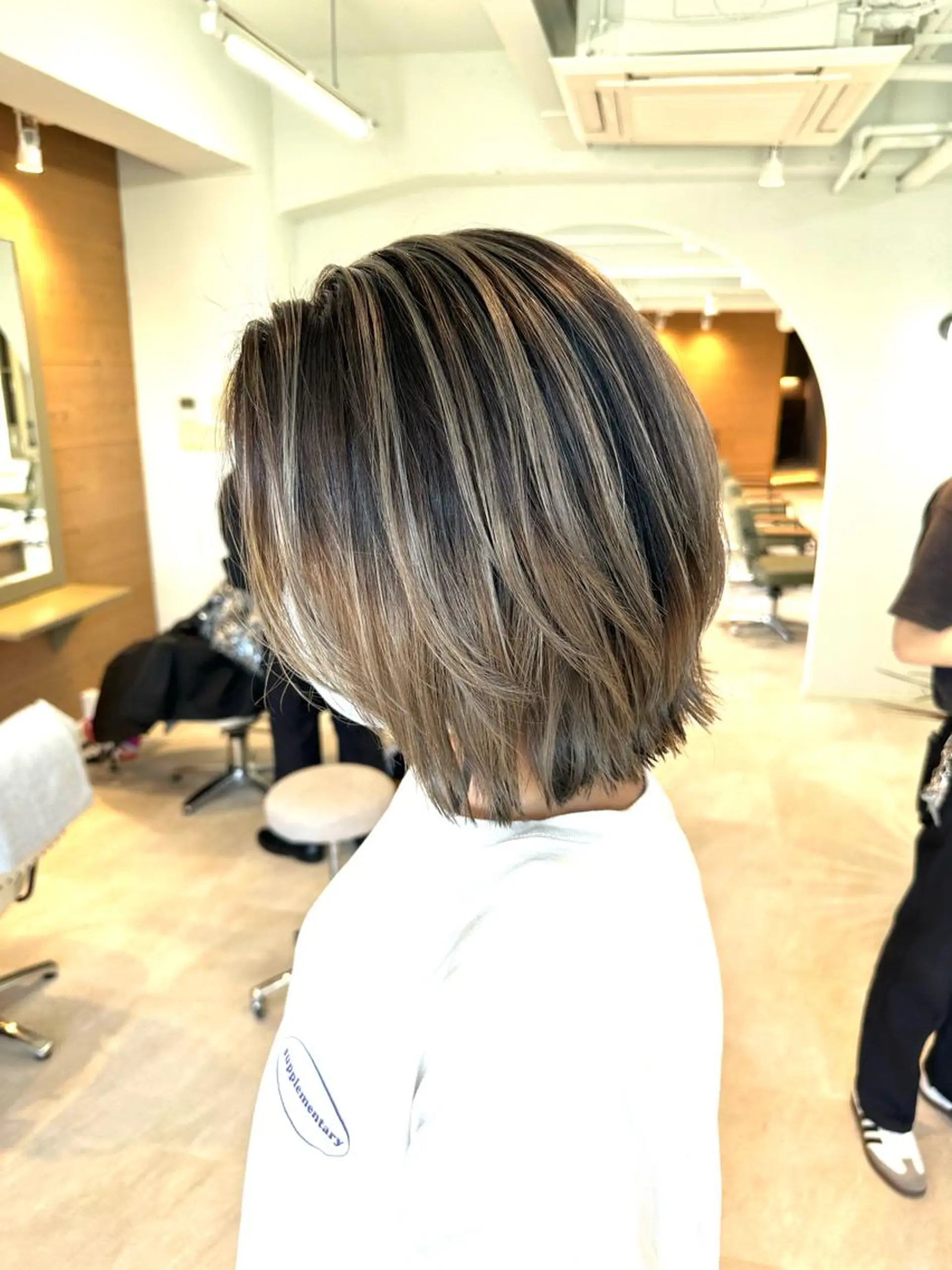 ショート カラー バレイヤージュ レイヤーカット ヘアカラー 髪質改善&ハイトーンカラー『non』髪質改善uptogloss 認定サロン所属・💎ちゃちゃ💎 ハイトーン/ギャルのヘアスタイル